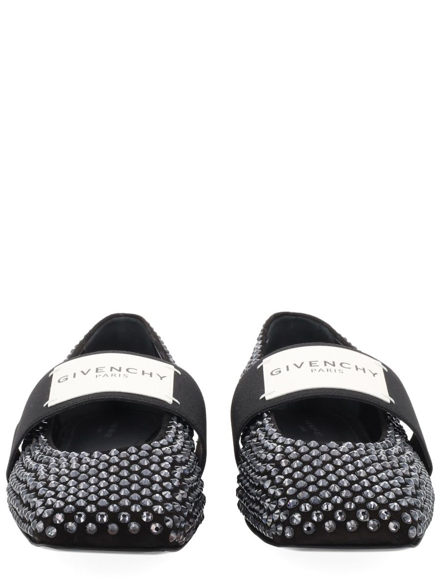 [Givenchy] Flat shoes SS26 BE5010E2GU_001