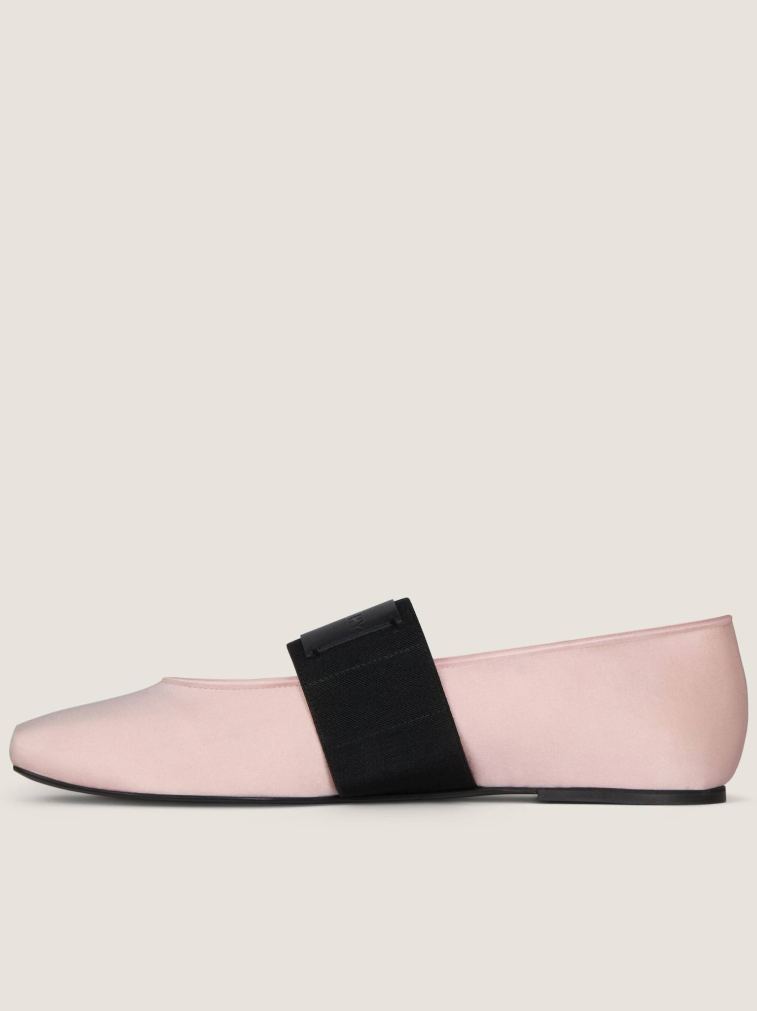 [Givenchy] Flat shoes FW26 BE5017E2J2