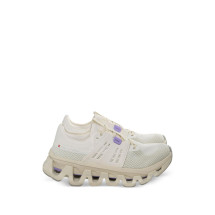 ON 3WG10393588 IVORY/GHOST
