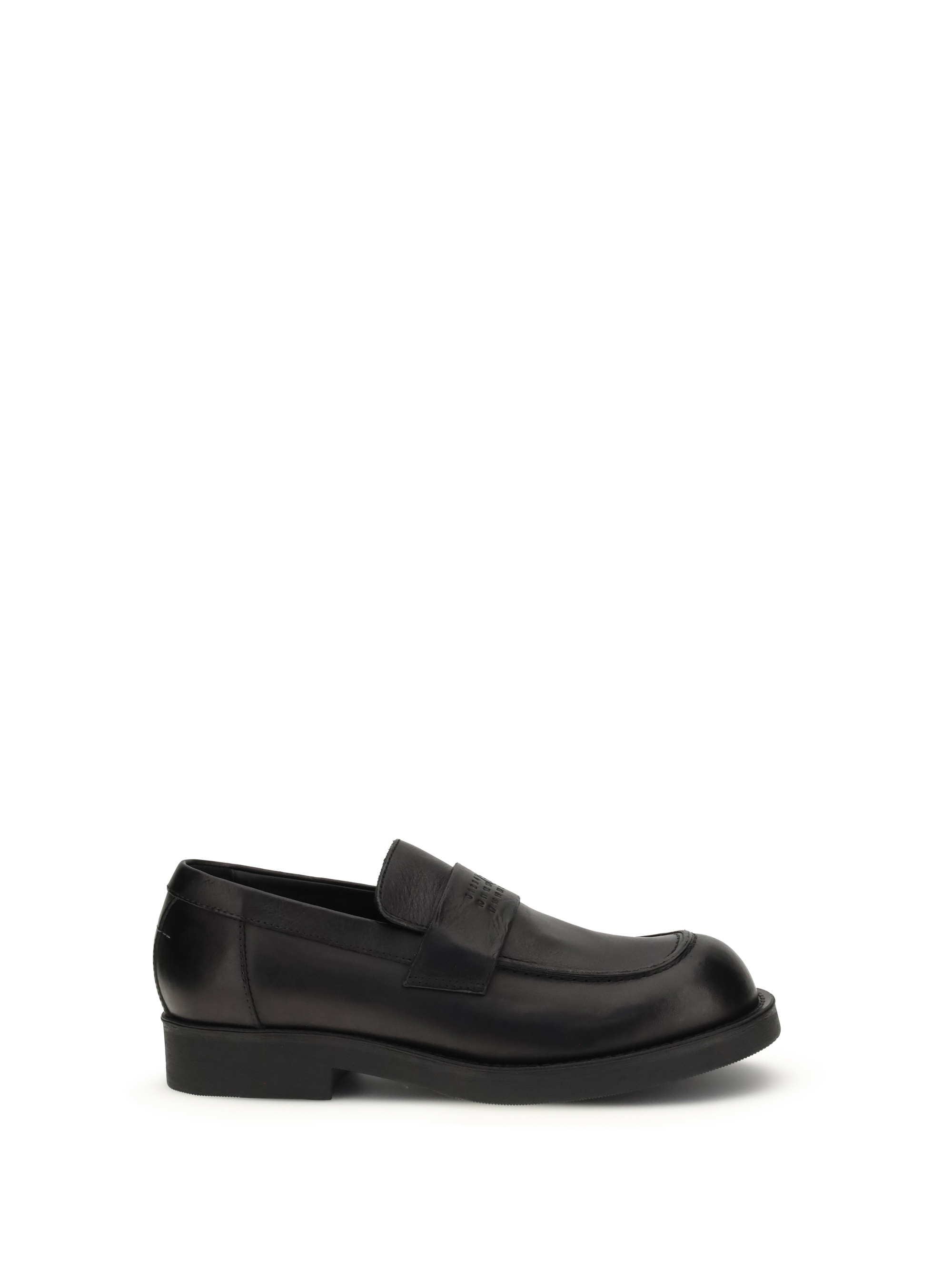 Loafers with visible topstitching