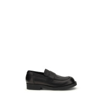 Loafers with visible topstitching
