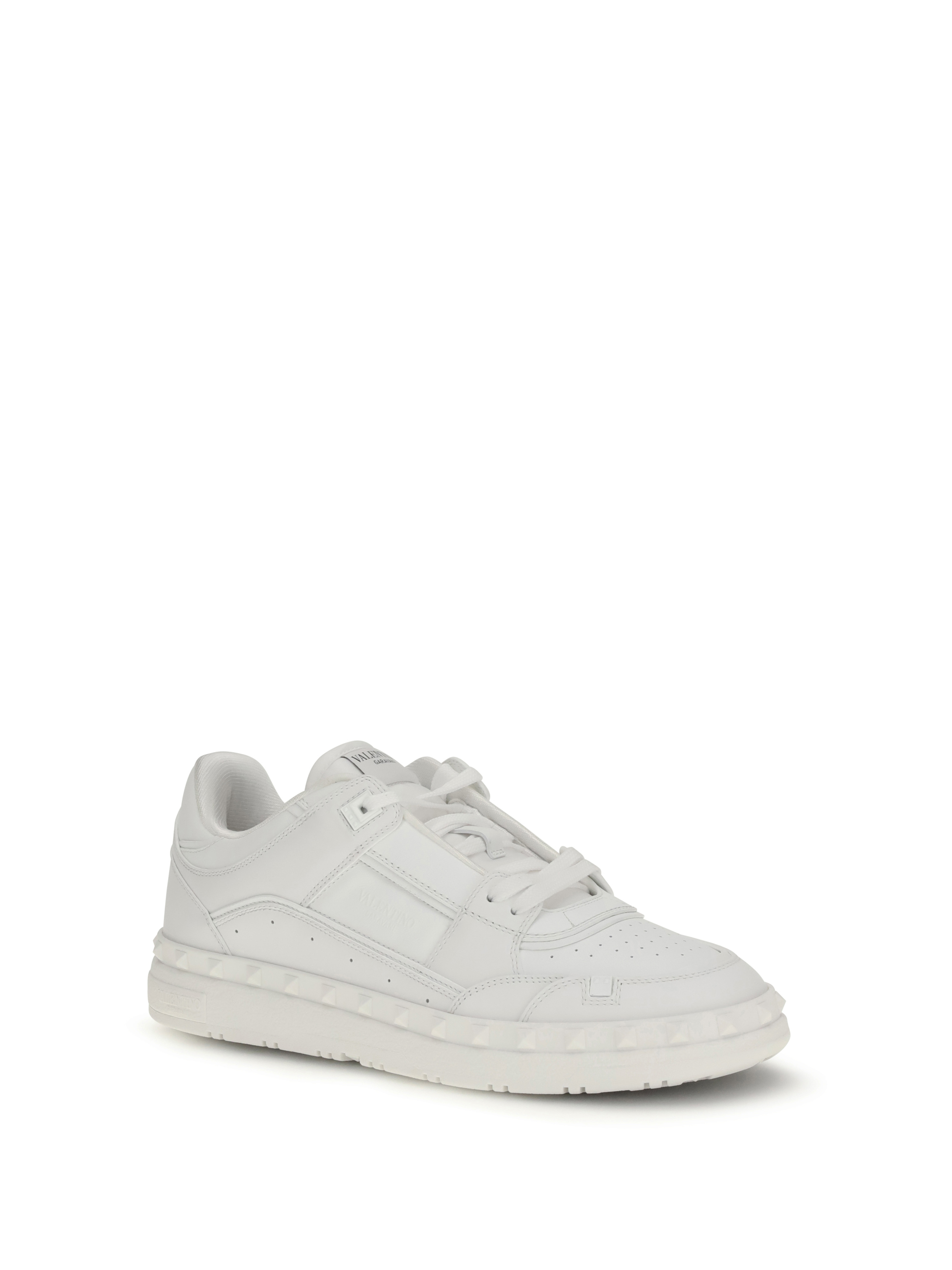 Low Top Freedots Sneakers