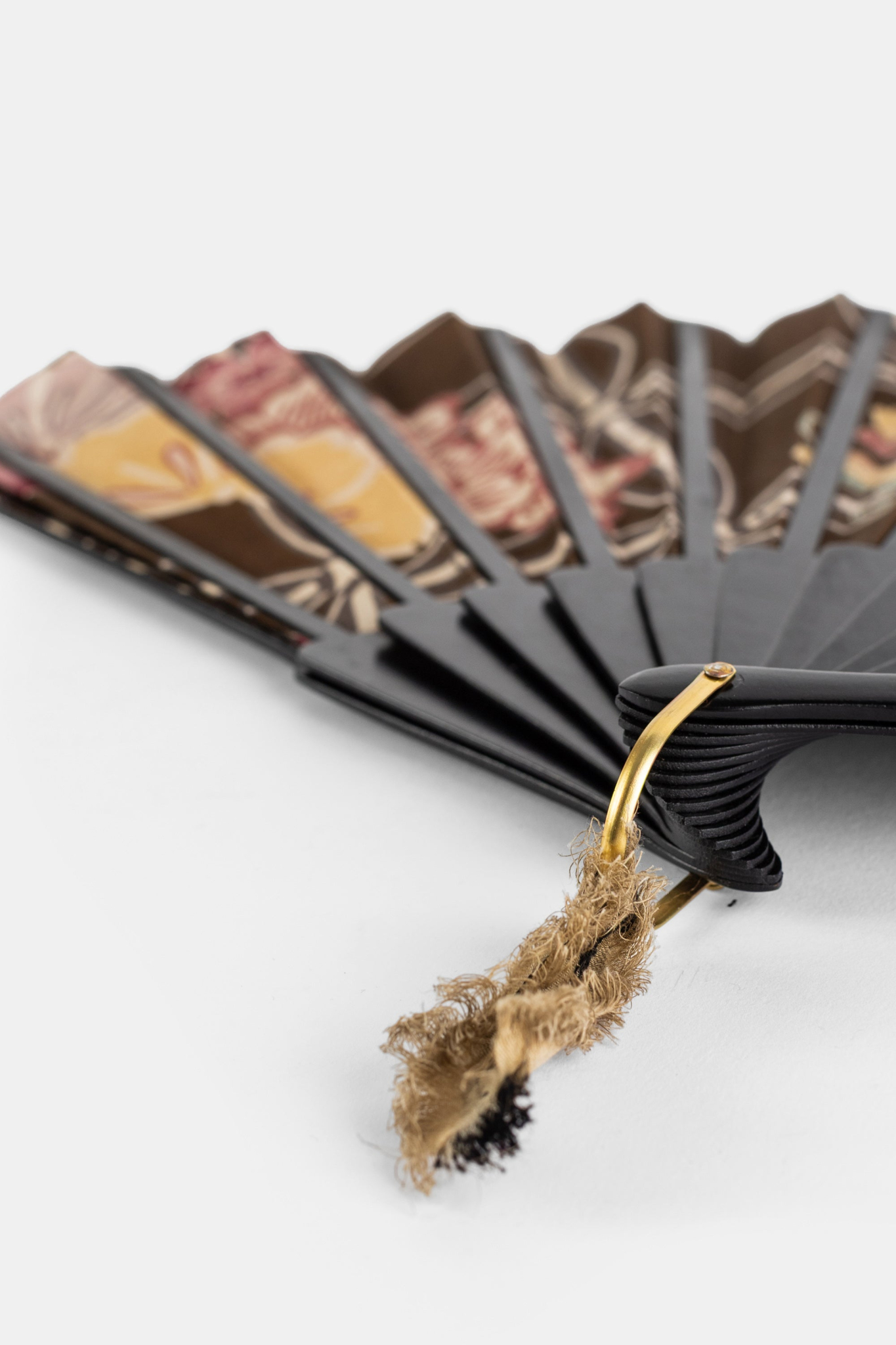 [THE HOUSE OF LYRIA] Fashion Accessory SS25 BLK-FAN
