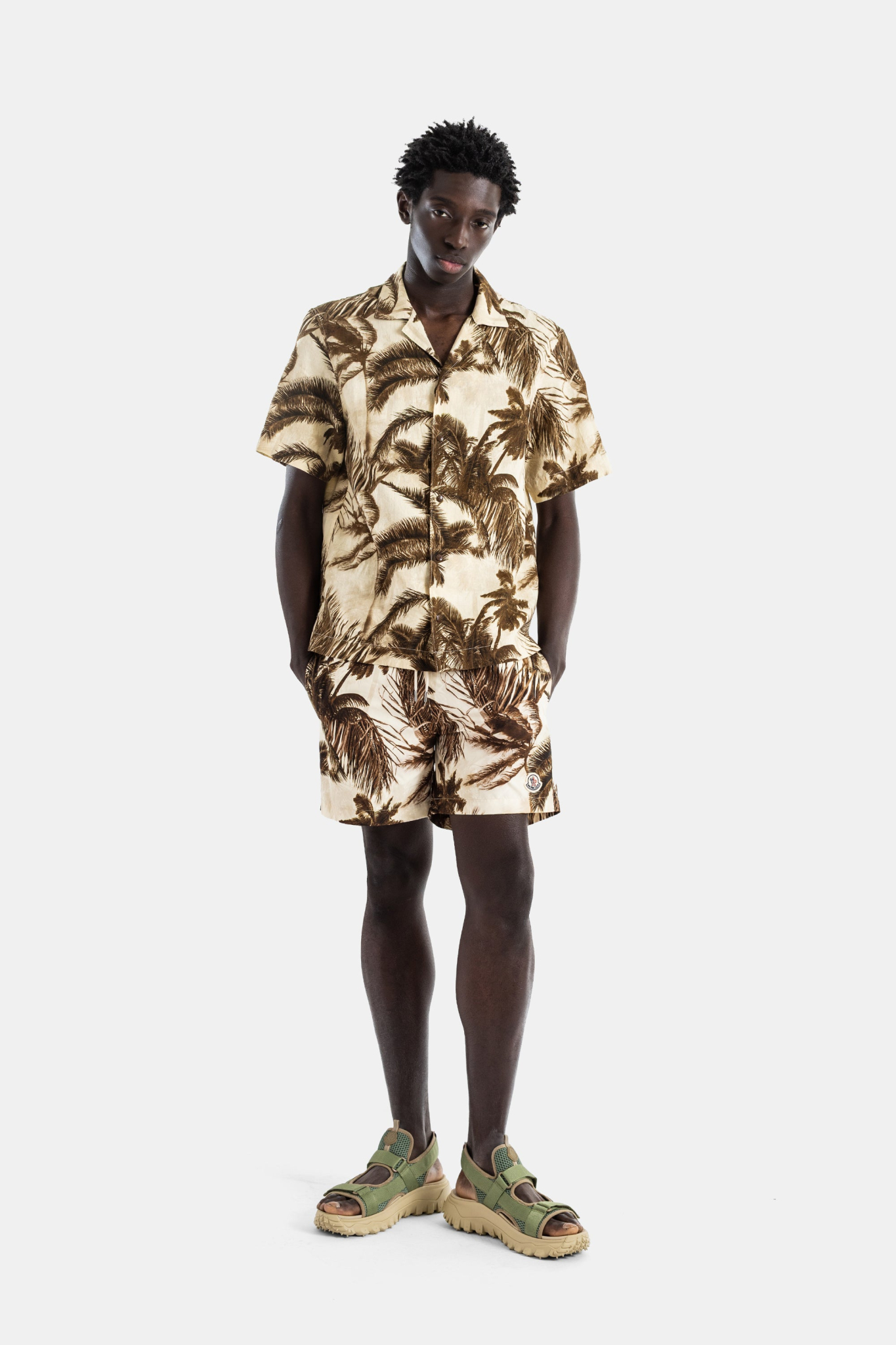 [Moncler] Shorts SS26 L1091 2C00007 - M9777