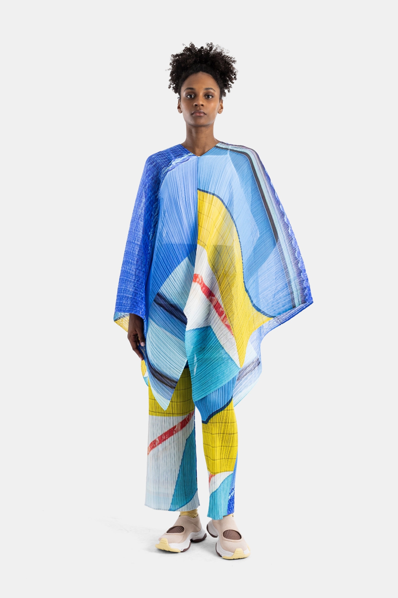 [PLEATS PLEASE ISSEY MIYAKE] Trousers SS26 PP66JF674