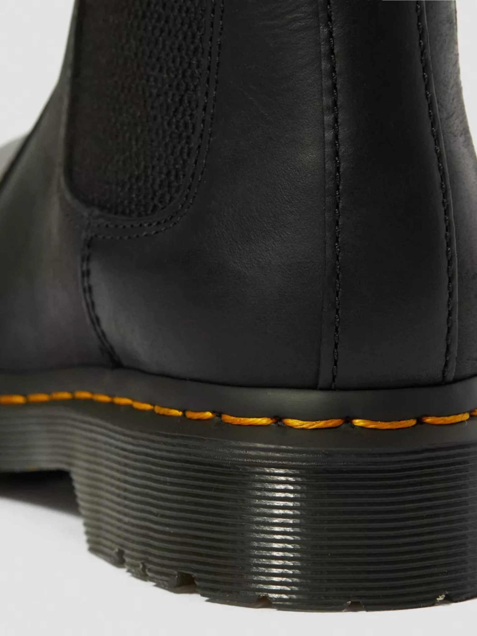 [Dr. Martens] Boots FW26 21045001
