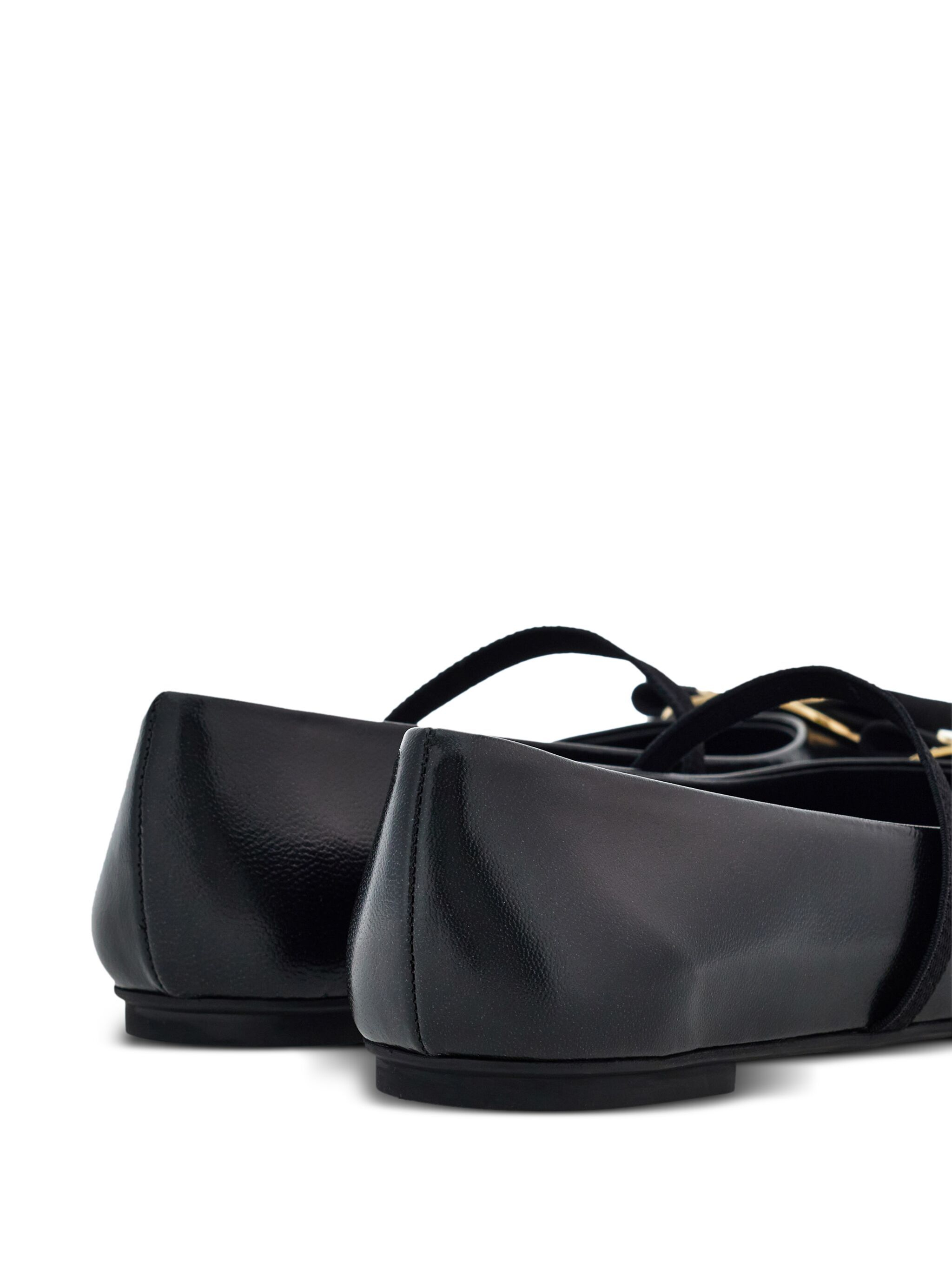 [Salvatore Ferragamo] Flat shoes FW26 0768868