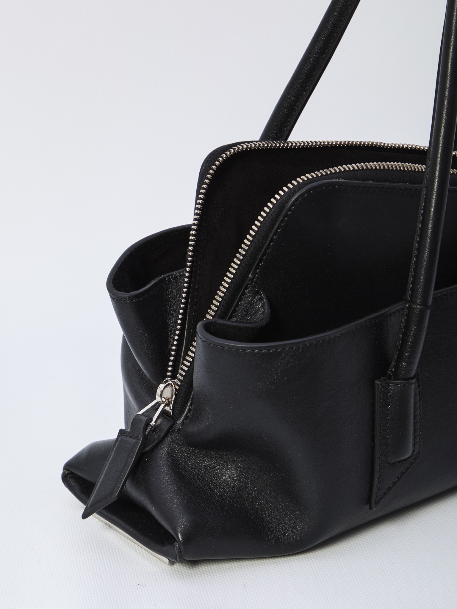 [The Attico] Shoulder bag FW26 250WAH00058_LBT019AA_100