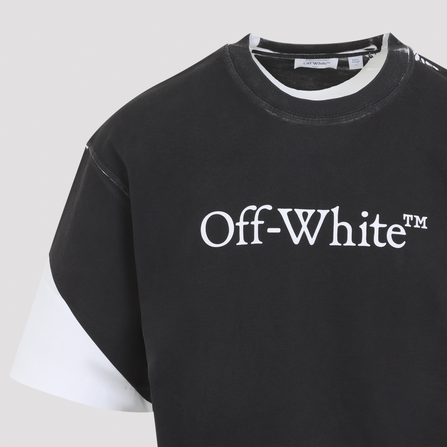 [Off-White] T-shirts Short Sleeve FW26 44MAA120F26J01D100