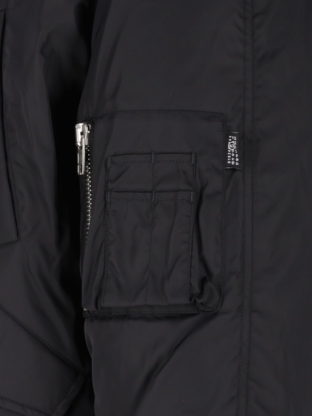 [MM6 Maison Margiela] Down Jacket CO SH0AM0100M36018900