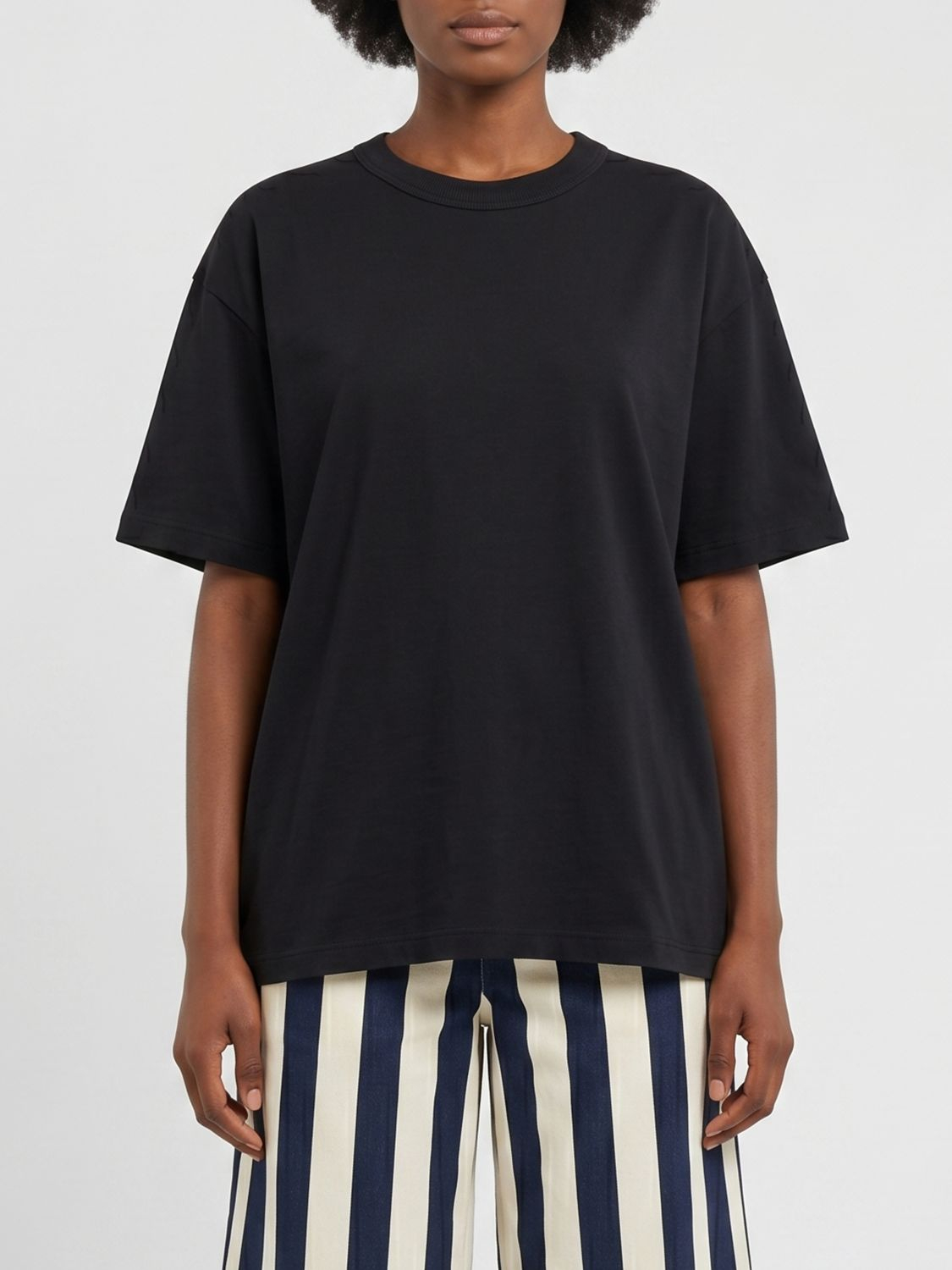 [JACQUEMUS] T-shirts Short Sleeve SS26 26ETSW00589AJ00254 990