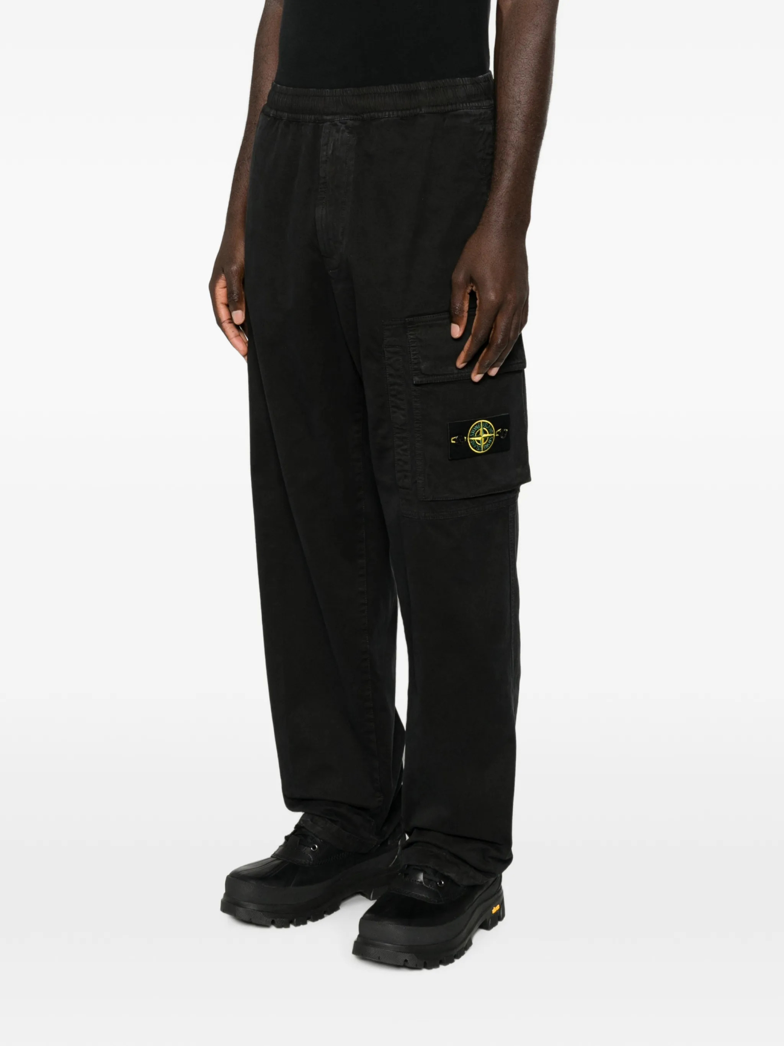 [Stone Island] Pants FW26 L2S153100036S00L1V0129