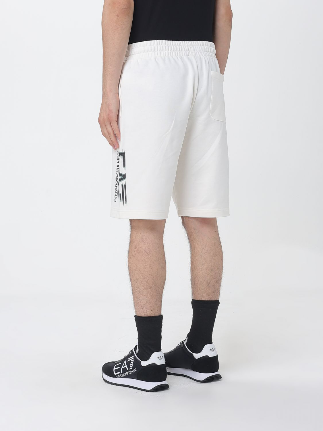 [EA7] Shorts SS26 7M001329AF17787 U0004