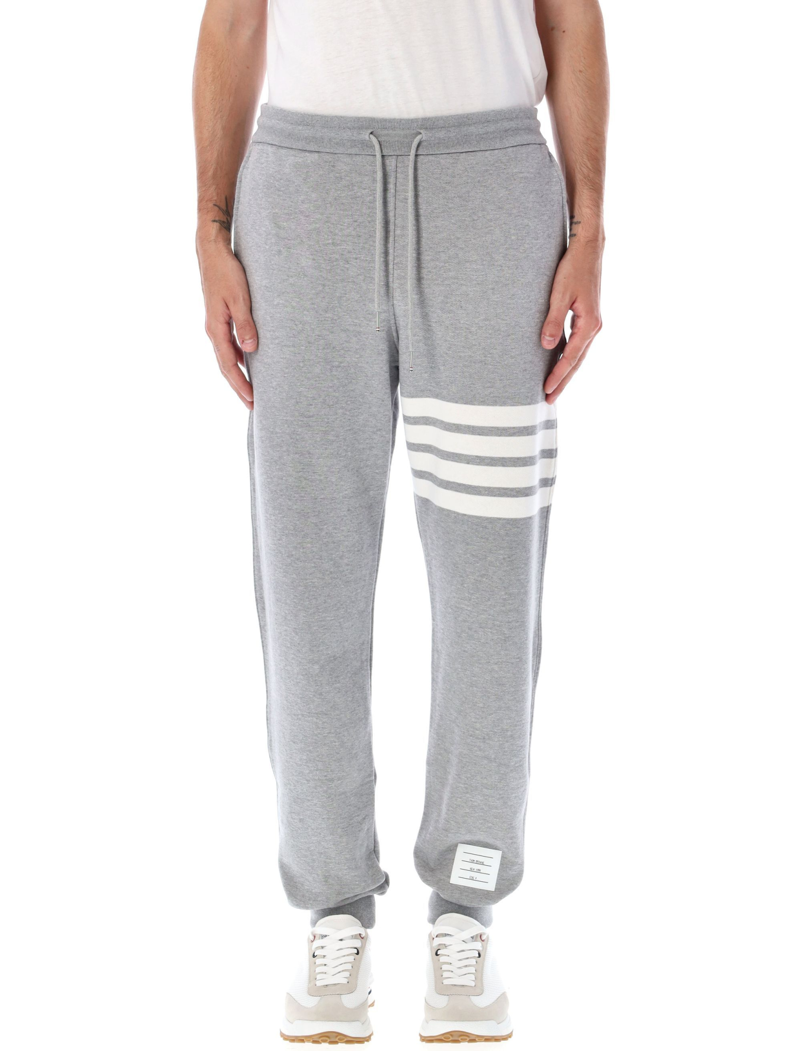 [Thom Browne] Trousers SS26 MJQ008H00535068