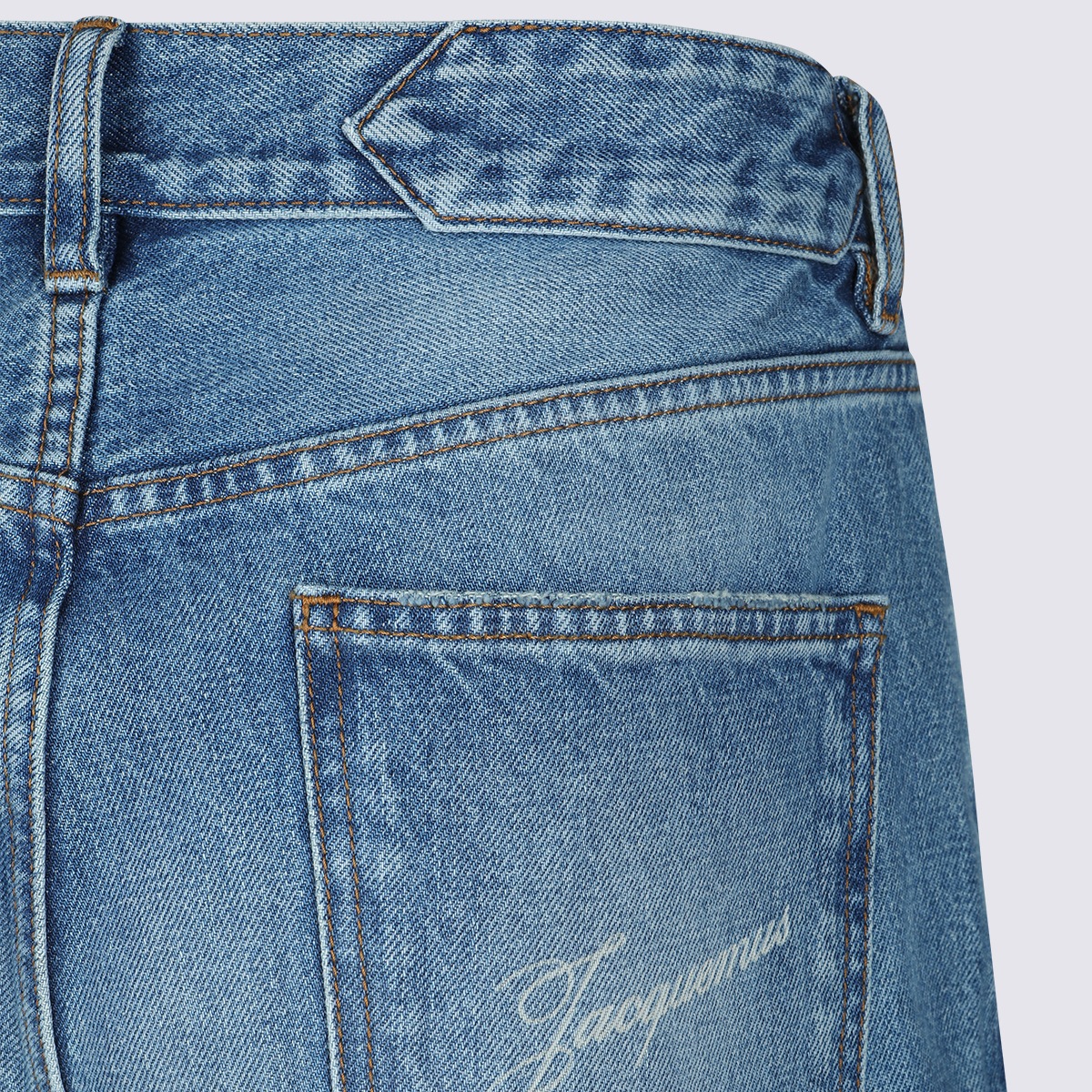 [JACQUEMUS] Jeans FW26 25HPAM00028AD0003833C