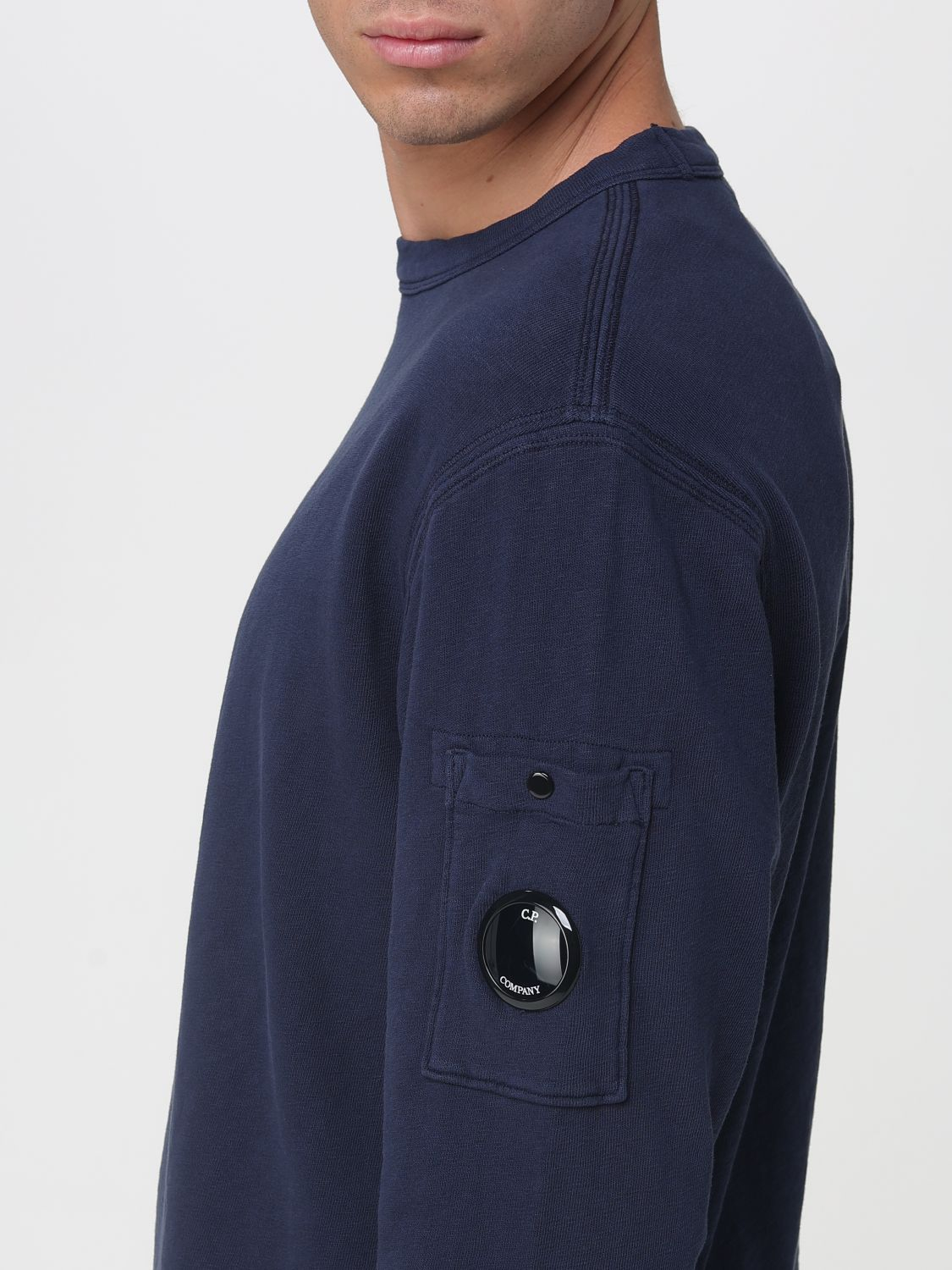 [C.P. Company] Sweatshirt SS26 20CMSS207A110337O 889