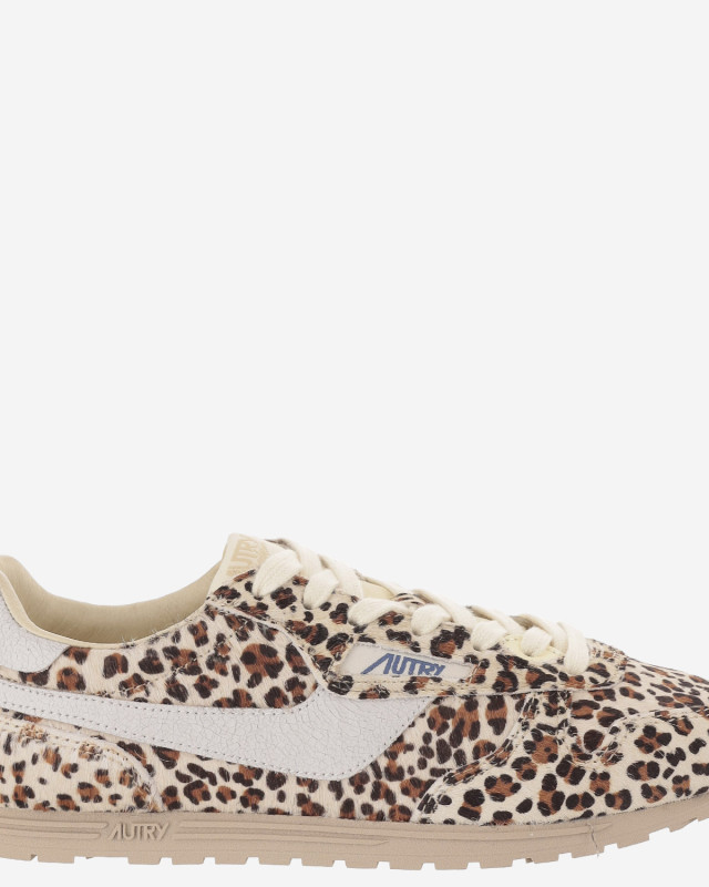 [AUTRY] Sneakers FW26 WSLWPZ02PONYCRLEALEOWHT