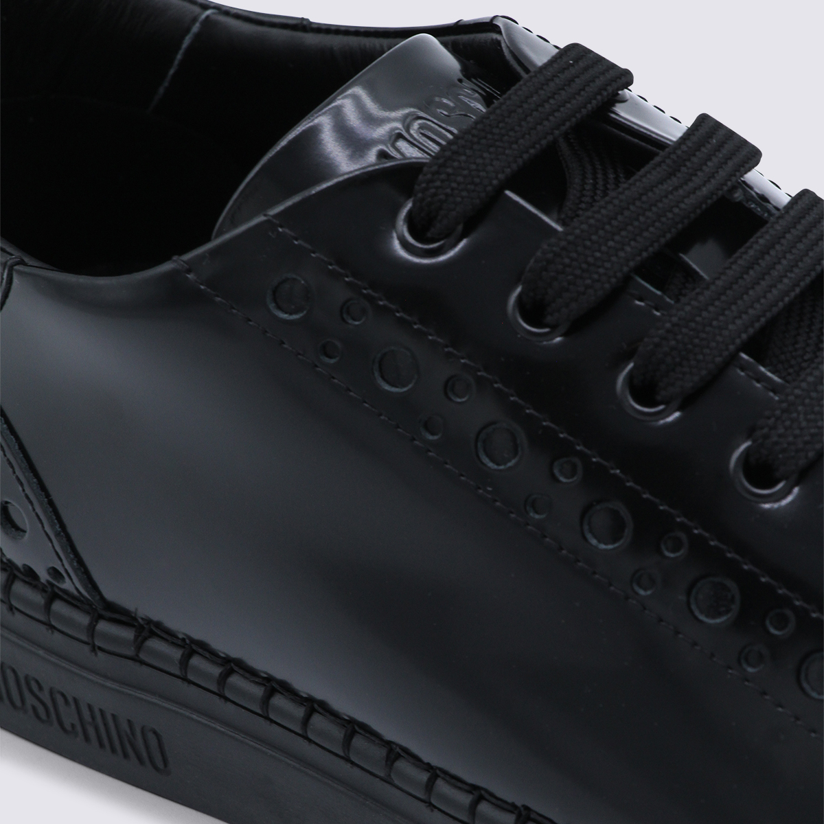 [Moschino] Sneakers SS26 MB15312G0OGB0000