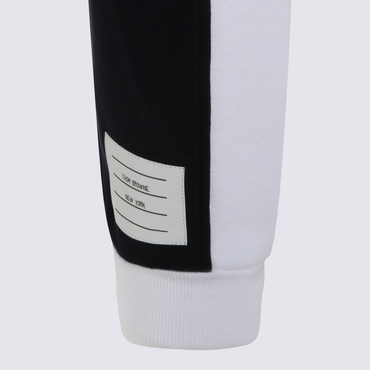 [Thom Browne] Trousers SS26 FJQ123A03037415