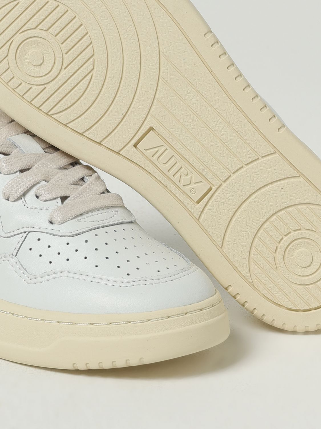 [AUTRY] Sneakers FW26 AULW LL06