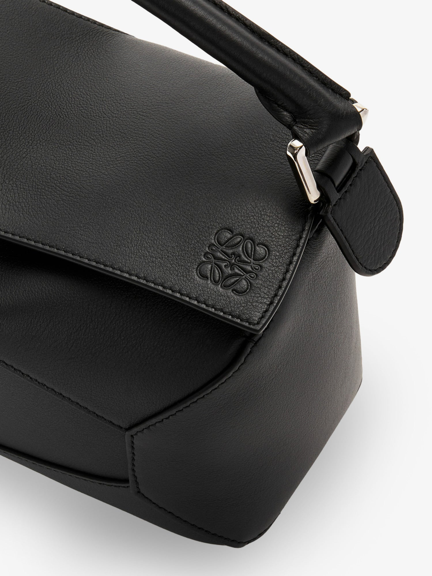 [Loewe] Tote bag FW26 A510P60XAC1100