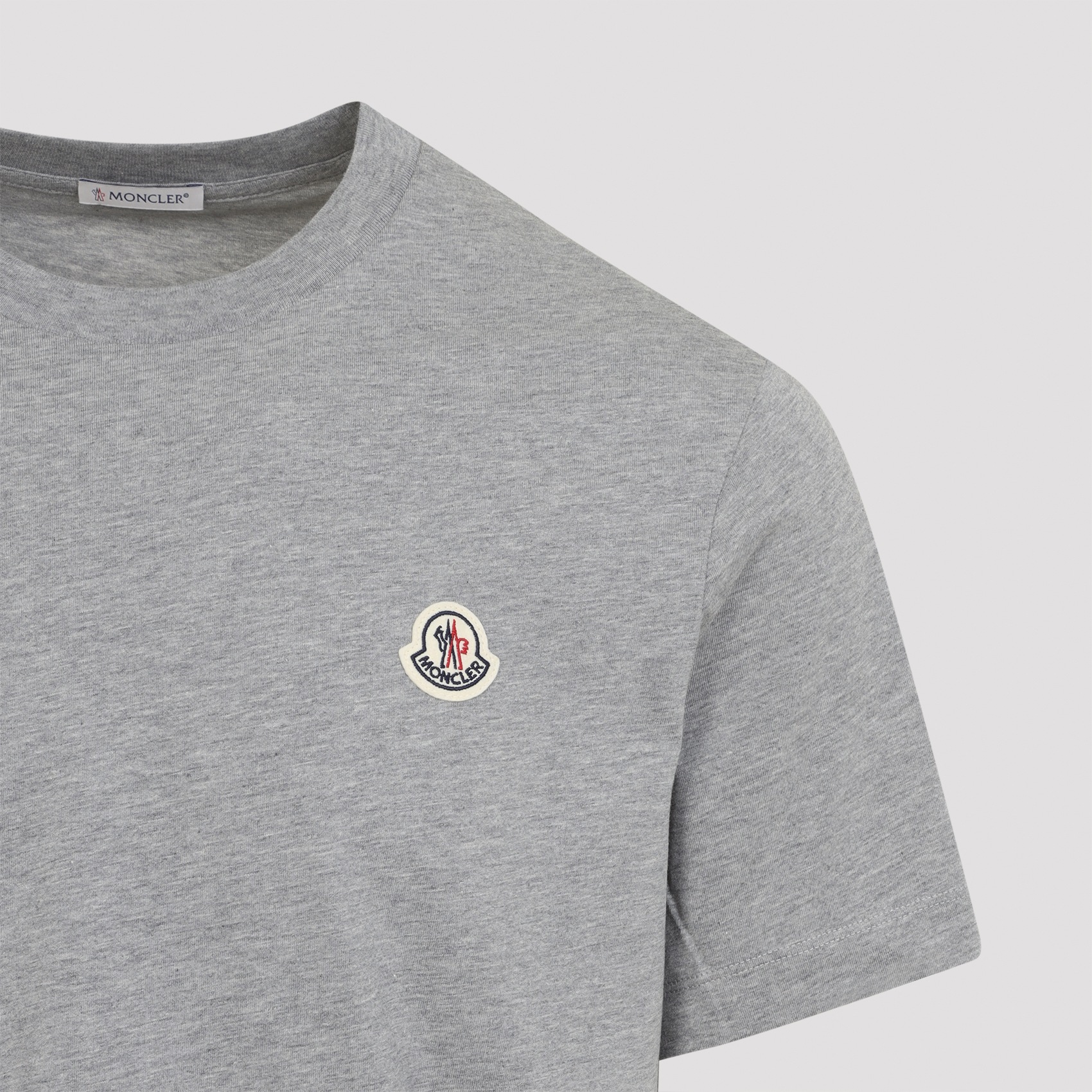 [Moncler] T-shirts Short Sleeve FW26 L20918C00042.829H8