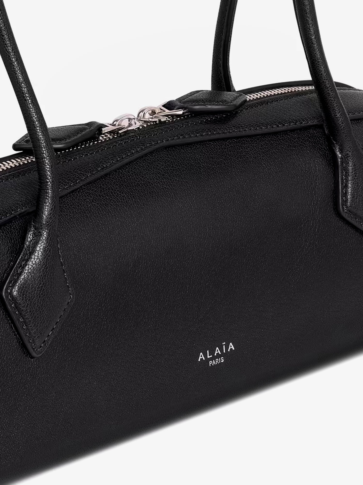 [Alaia] Shoulder bag FW26 AA1S06033CA212999
