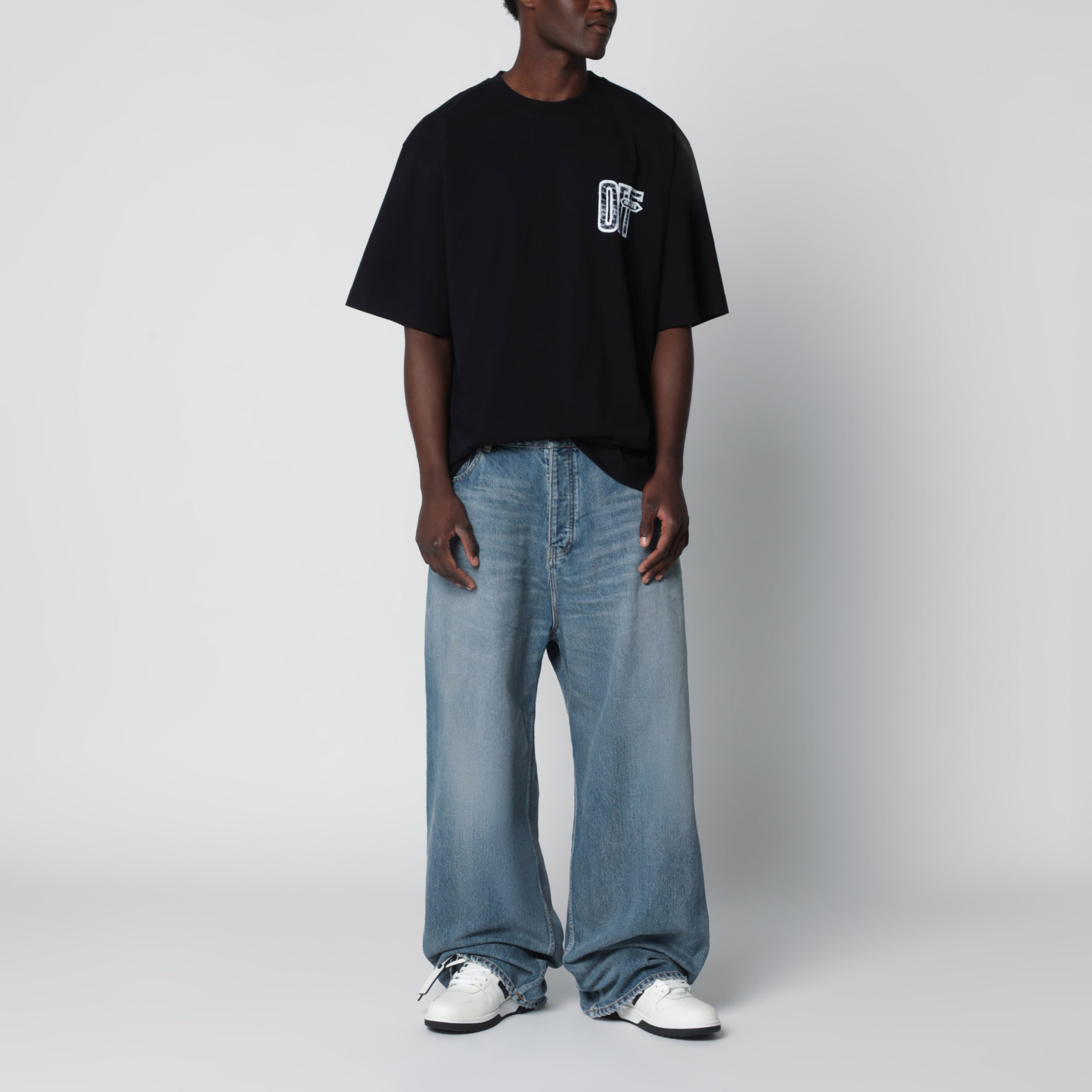 [Off-White] T-shirts FW26 OMAA120F26JER00Y