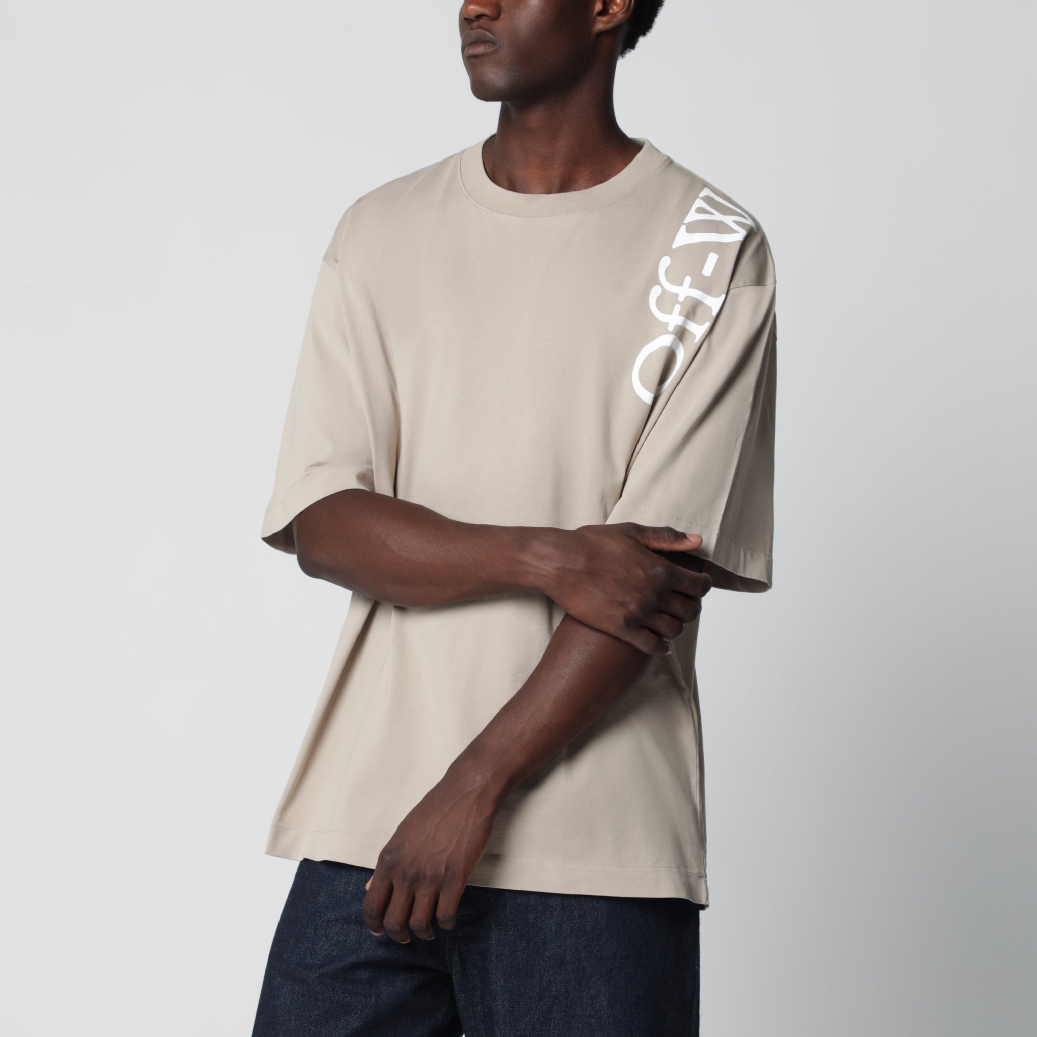 [Off-White] T-shirts FW26 OMAA120F26JER010