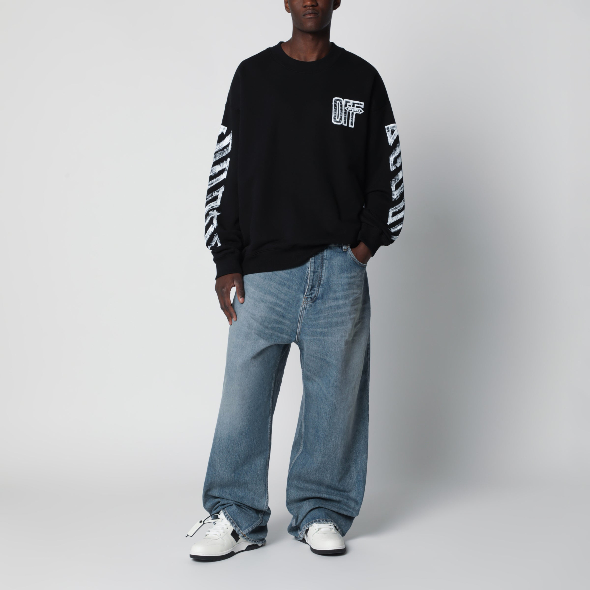 [Off-White] Sweatshirt FW26 OMBA054F26FLE007