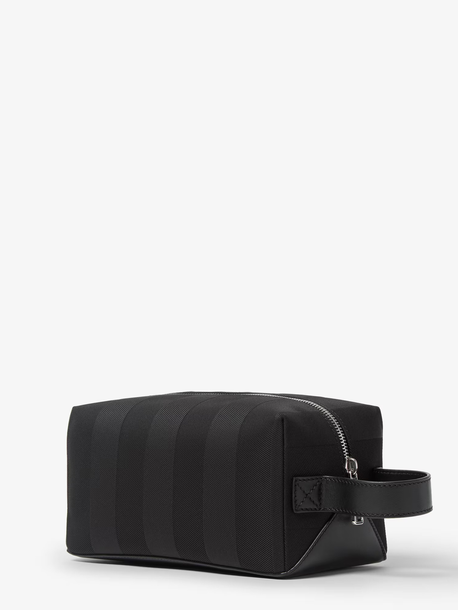 [Fendi] Clutch bag FW26 7N0170B110F0GXN