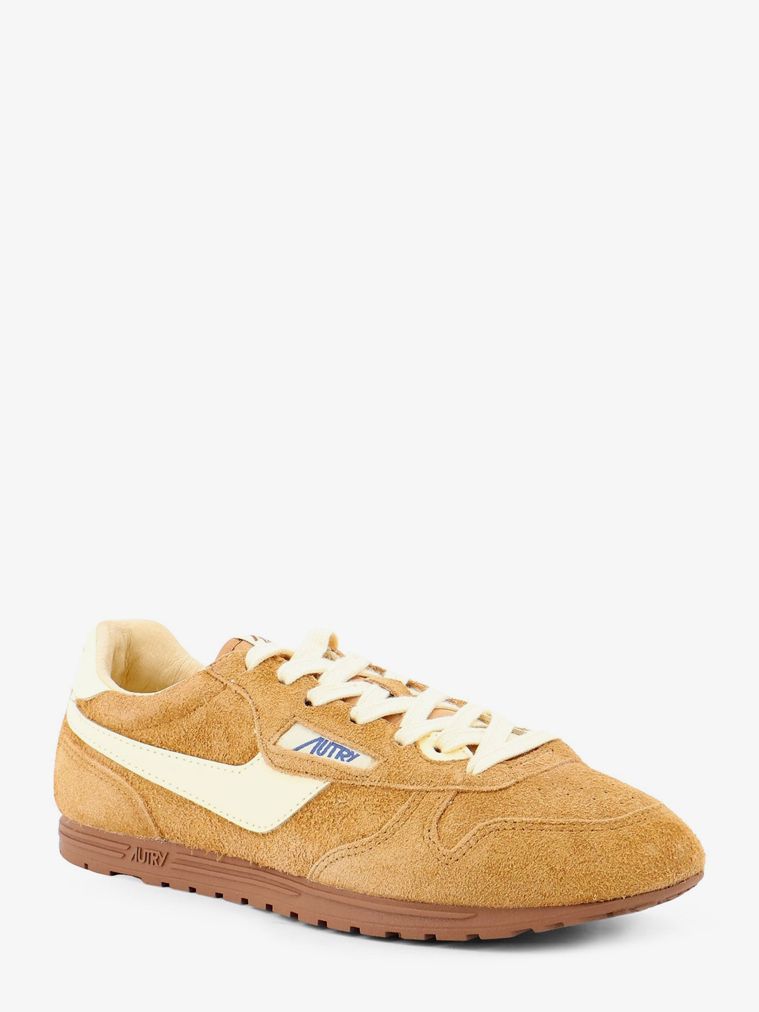 [AUTRY] Sneakers FW26 WSLWUB40COUR