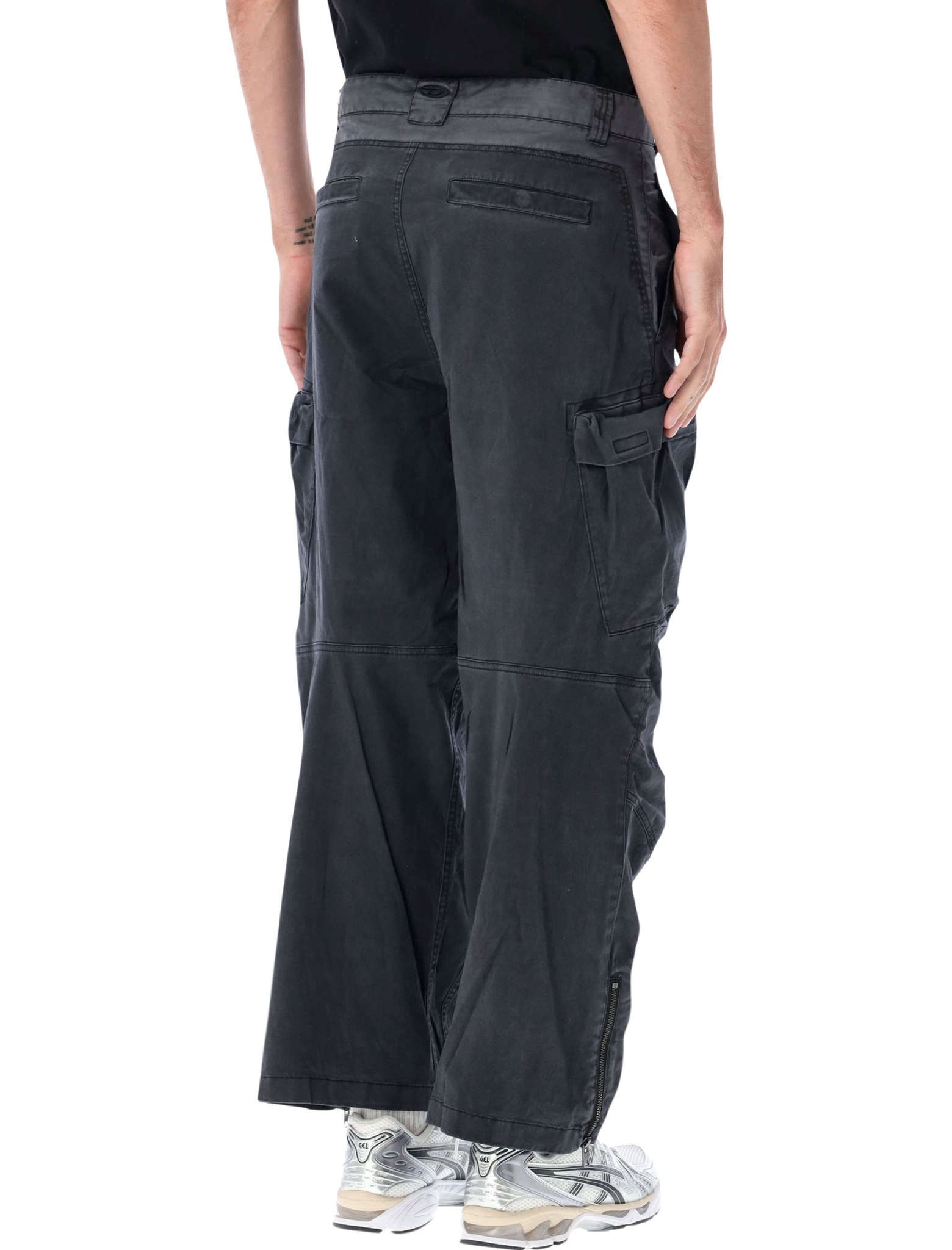 [Diesel] Trousers FW26 A227550DLCN93R