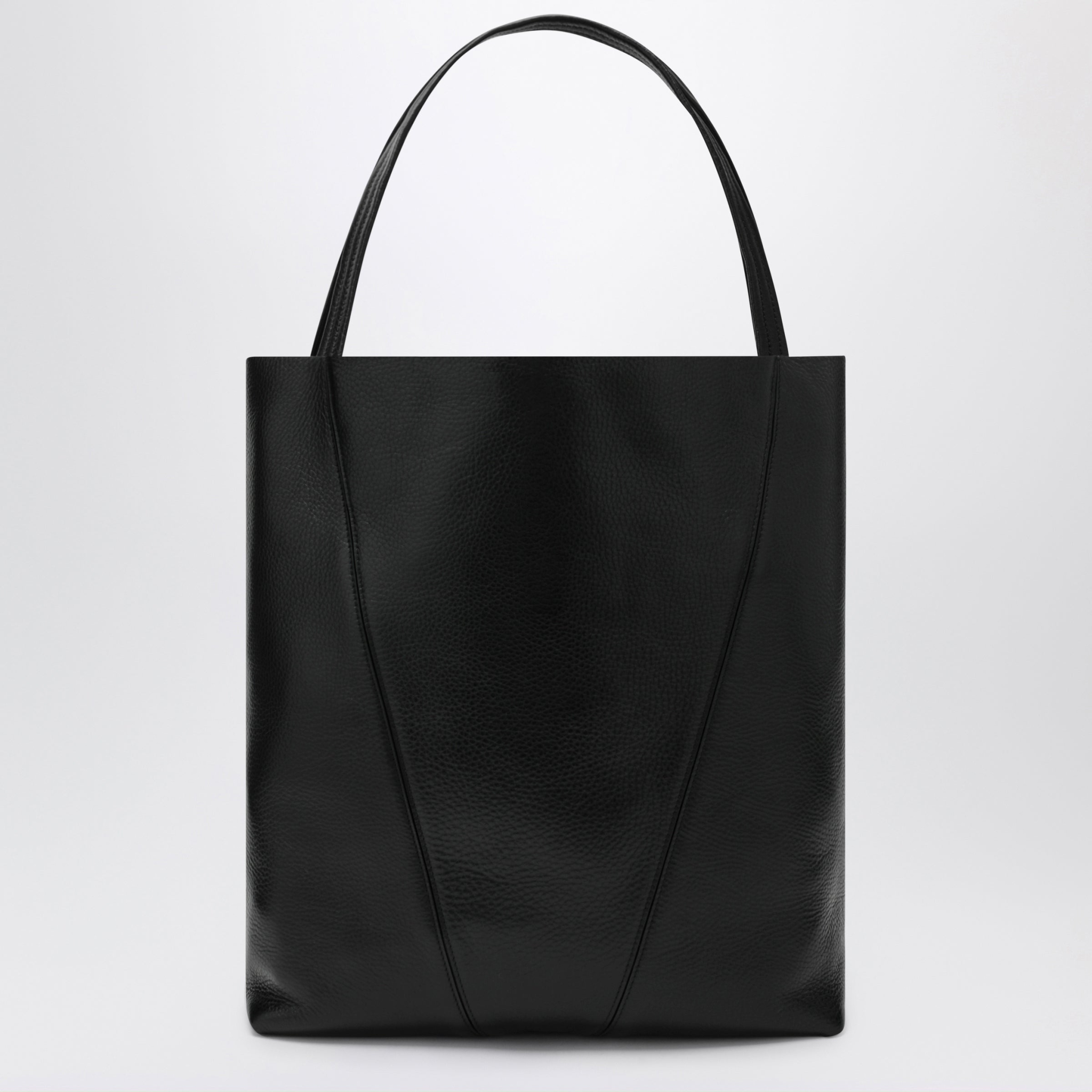 [Chloe] Tote bag FW26 CHC25SS810N84