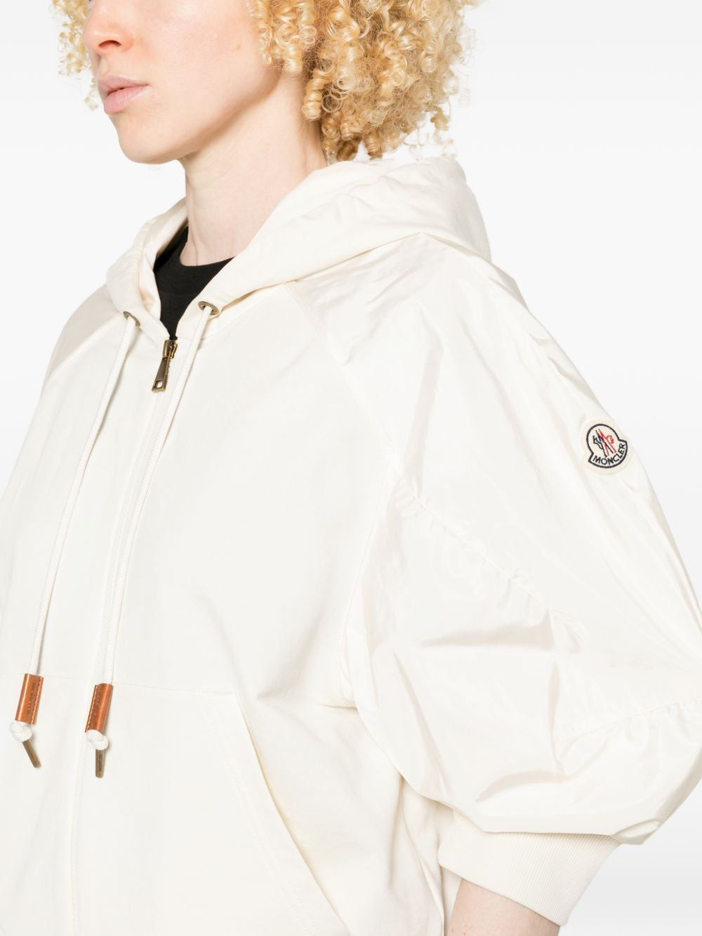 [Moncler] Hoodie SS26 L10938G0002389B2V04A