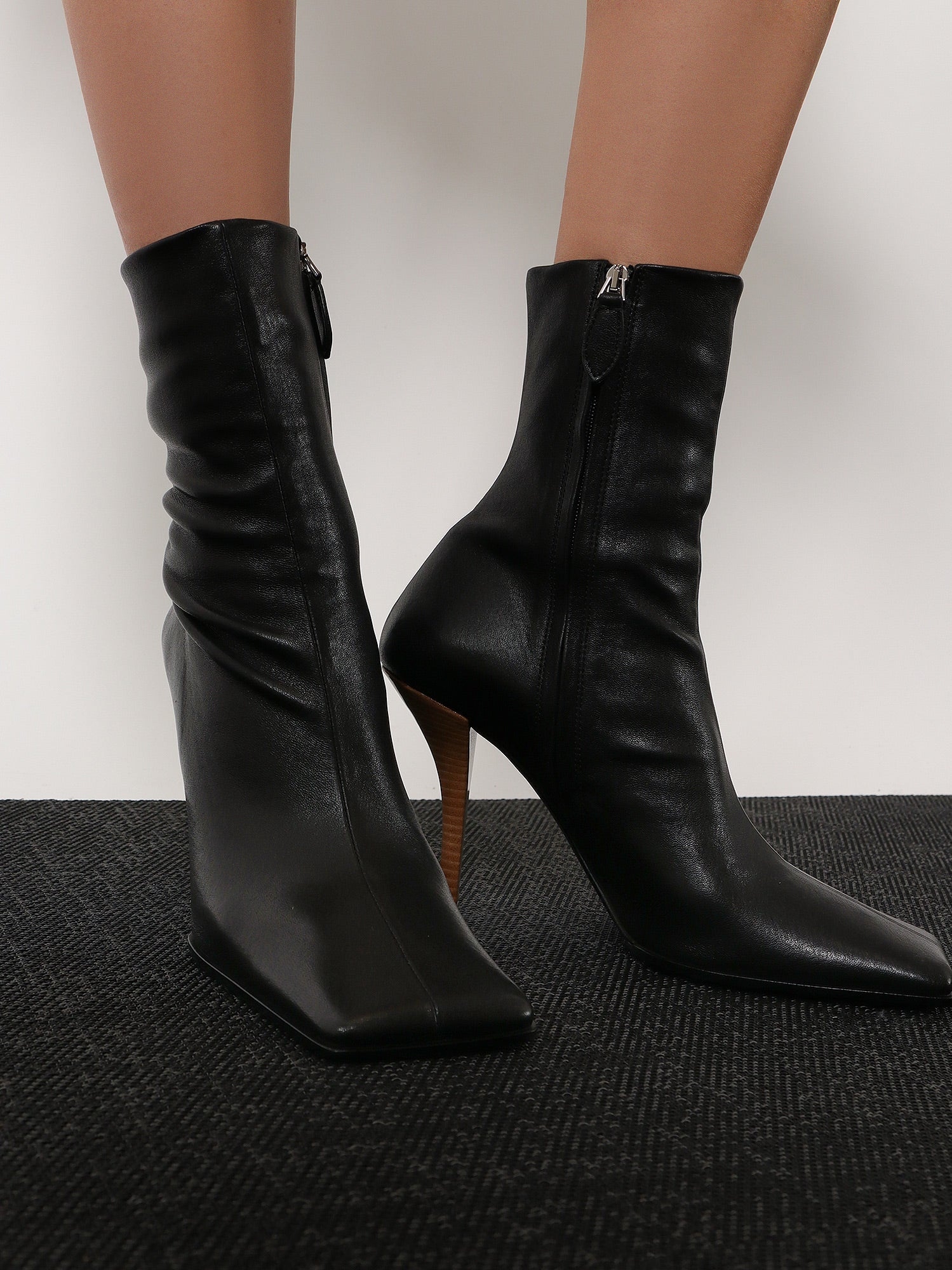 [Alaia] Boots SS26 AA3O2018I106999