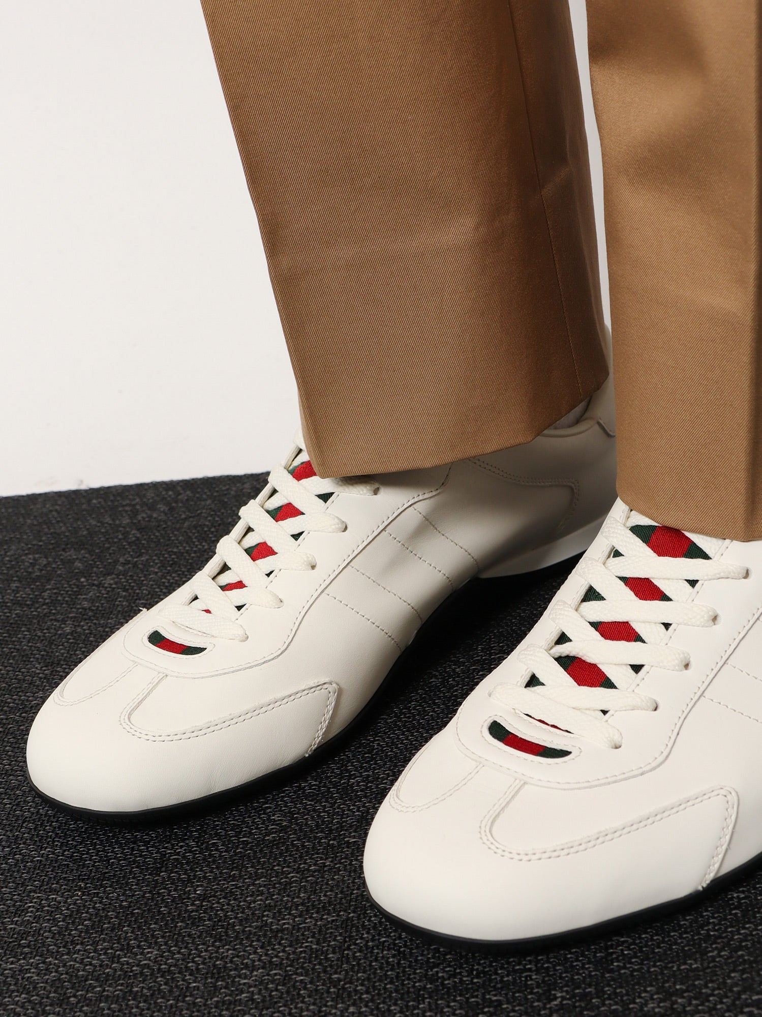 [Gucci] Sneakers SS26 857018AAFUH9245