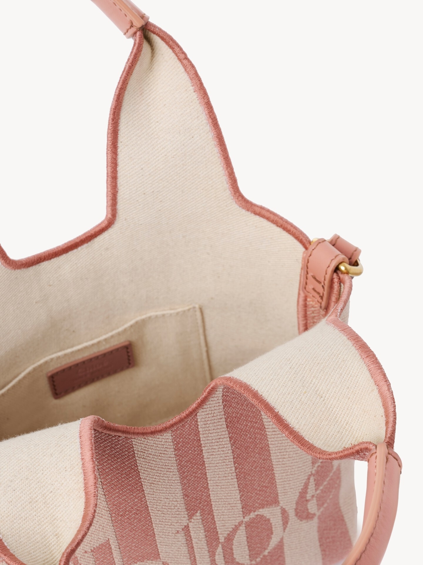 [Chloe] Cross body bag FW26 CH26AP777R6526S