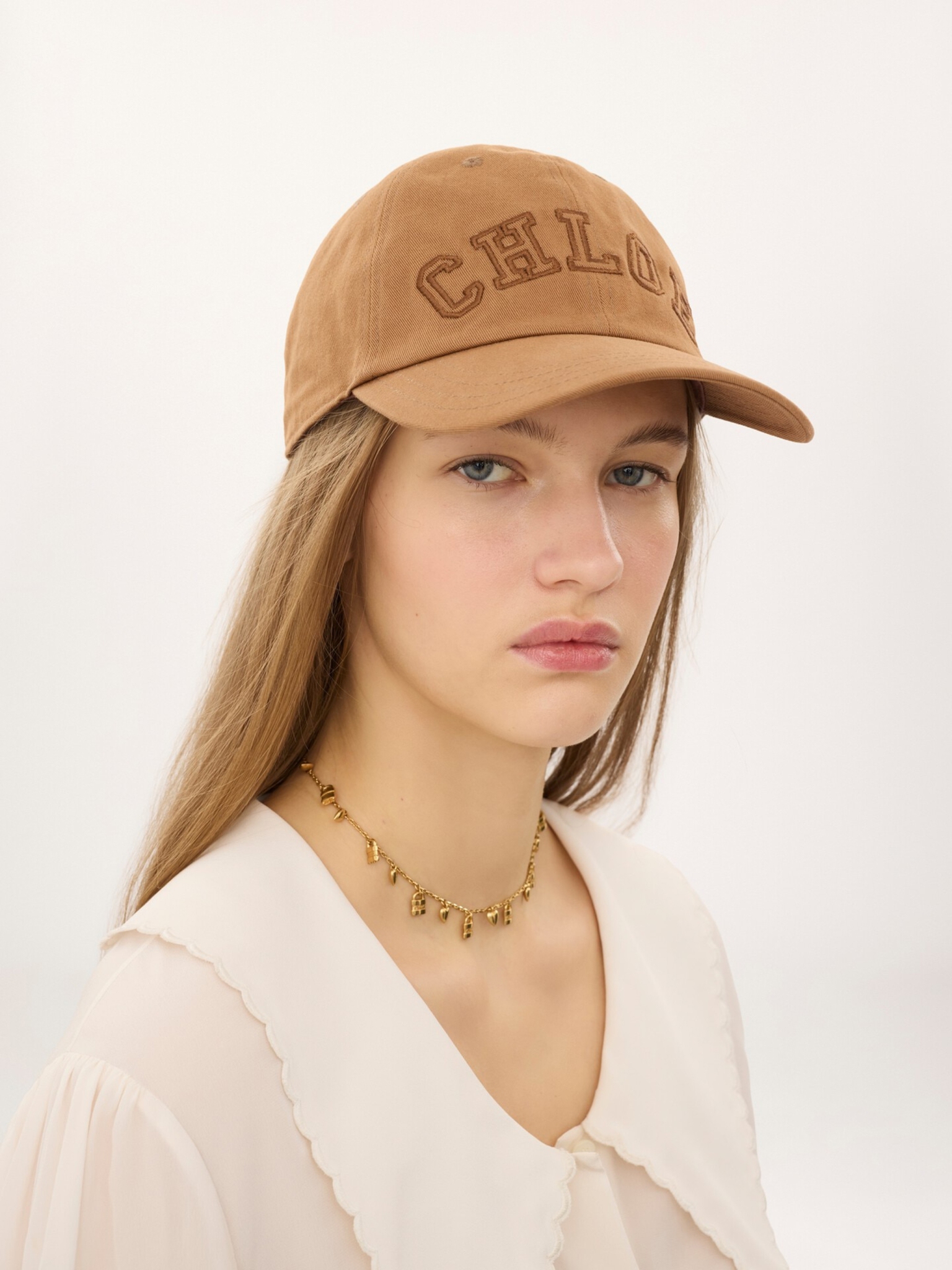 [Chloe] Cap FW26 CH26AHC04CTN28A