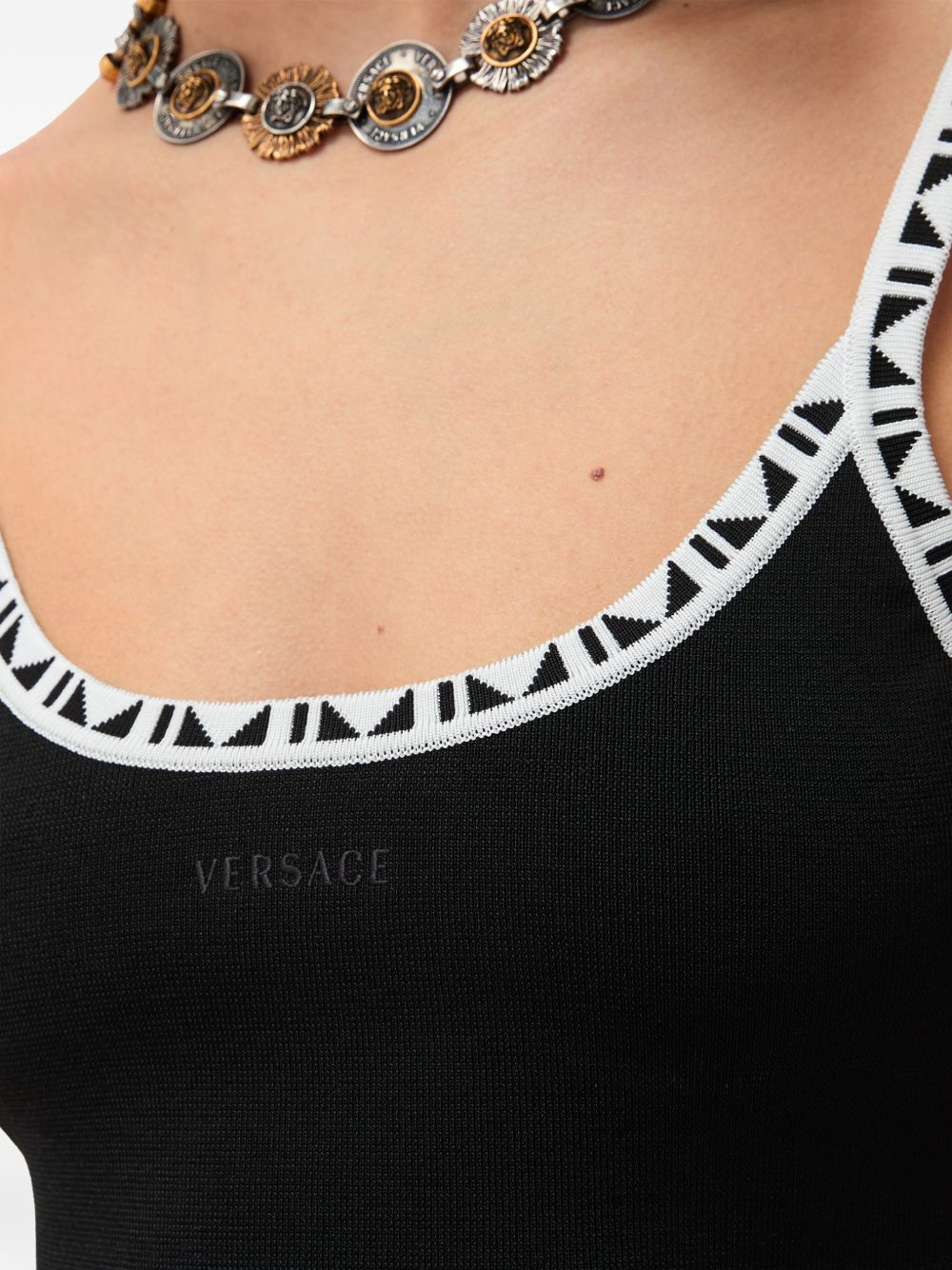 [Versace] T-shirts Sleeveless FW26 10253561A183571B000