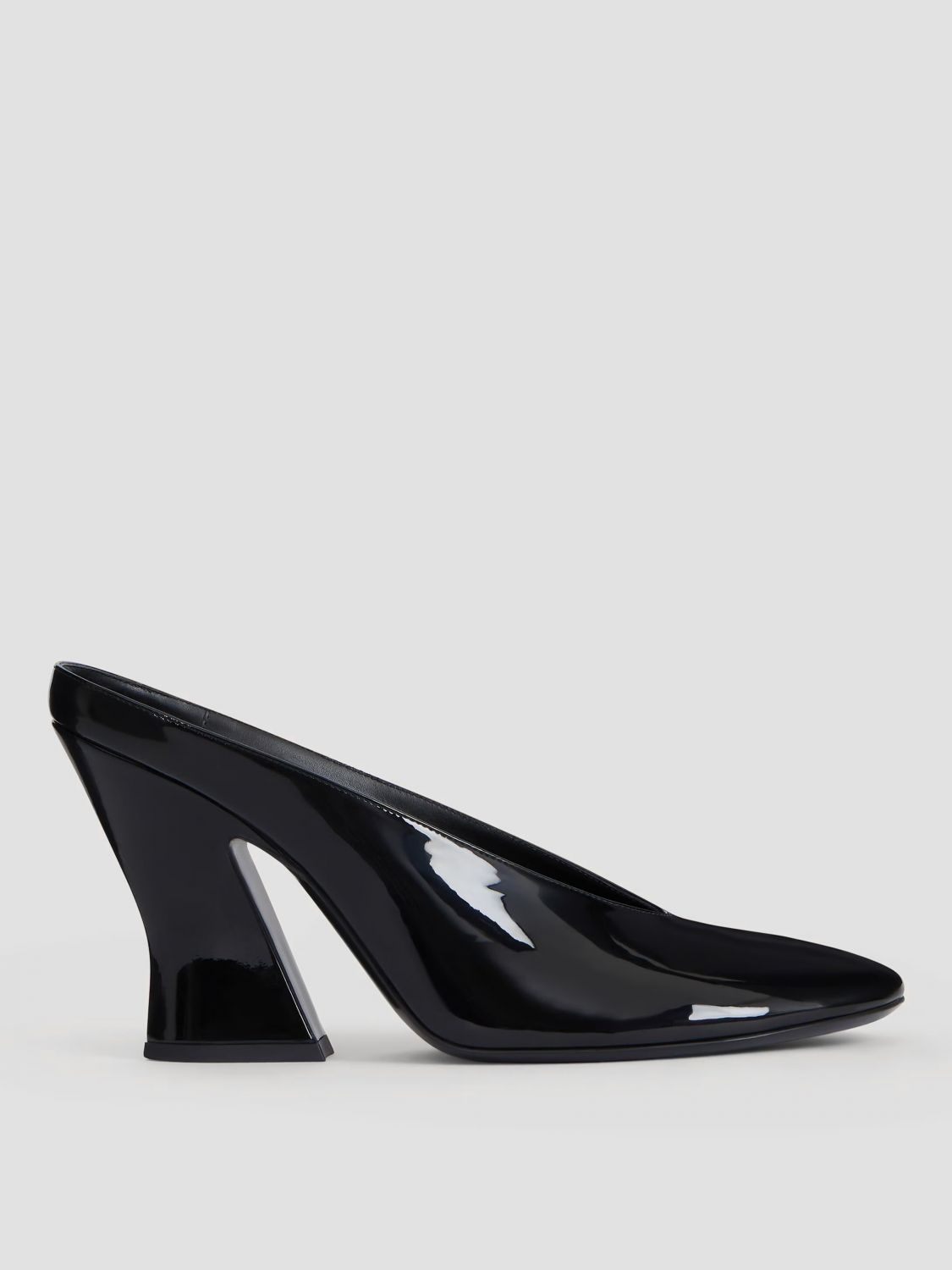 [Givenchy] Sandals FW25 BE4044E1K6 001