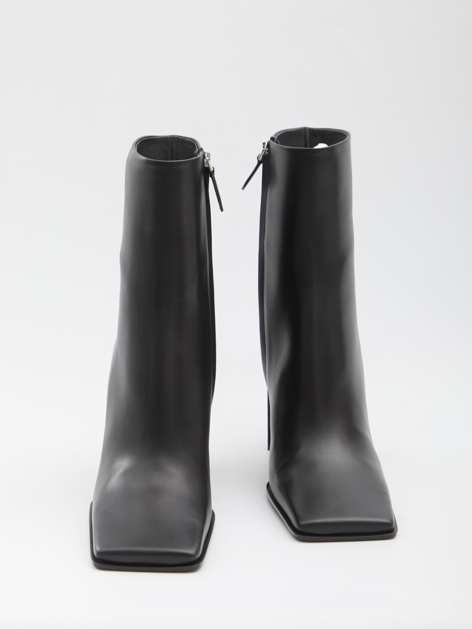 [Alaia] Ankle Boots FW25 AA3O2009I052__999