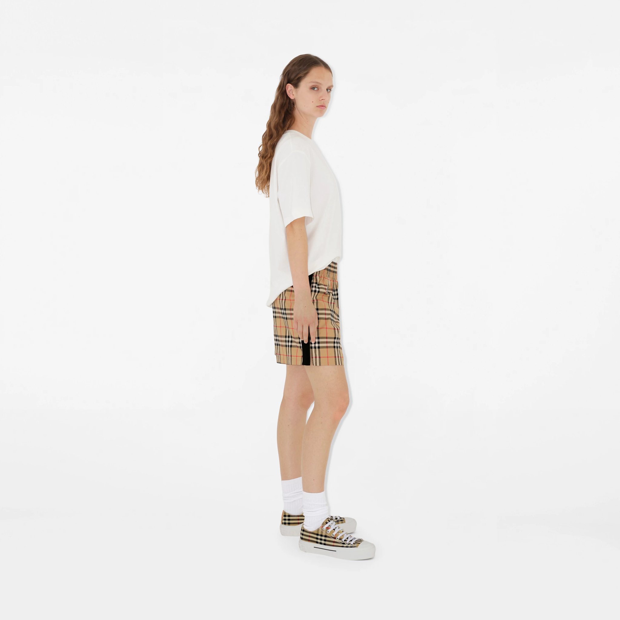 [Burberry] Shorts FW26 8111875A7028