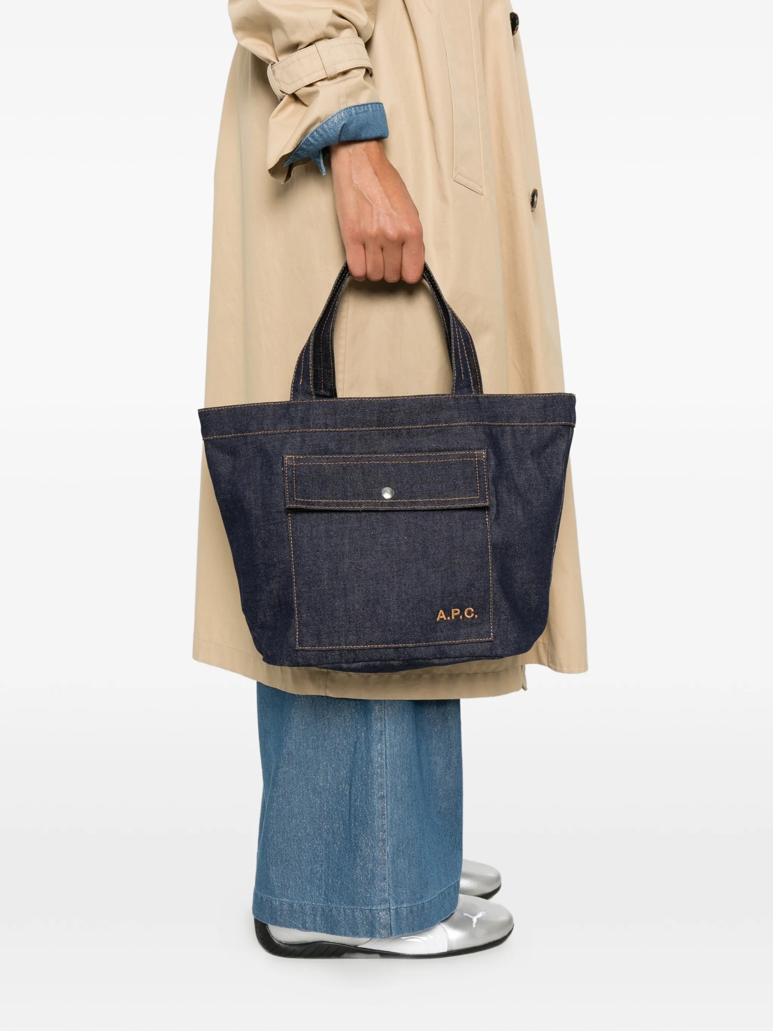 [A.P.C.] Tote bag FW26 COHIZM67083IAI