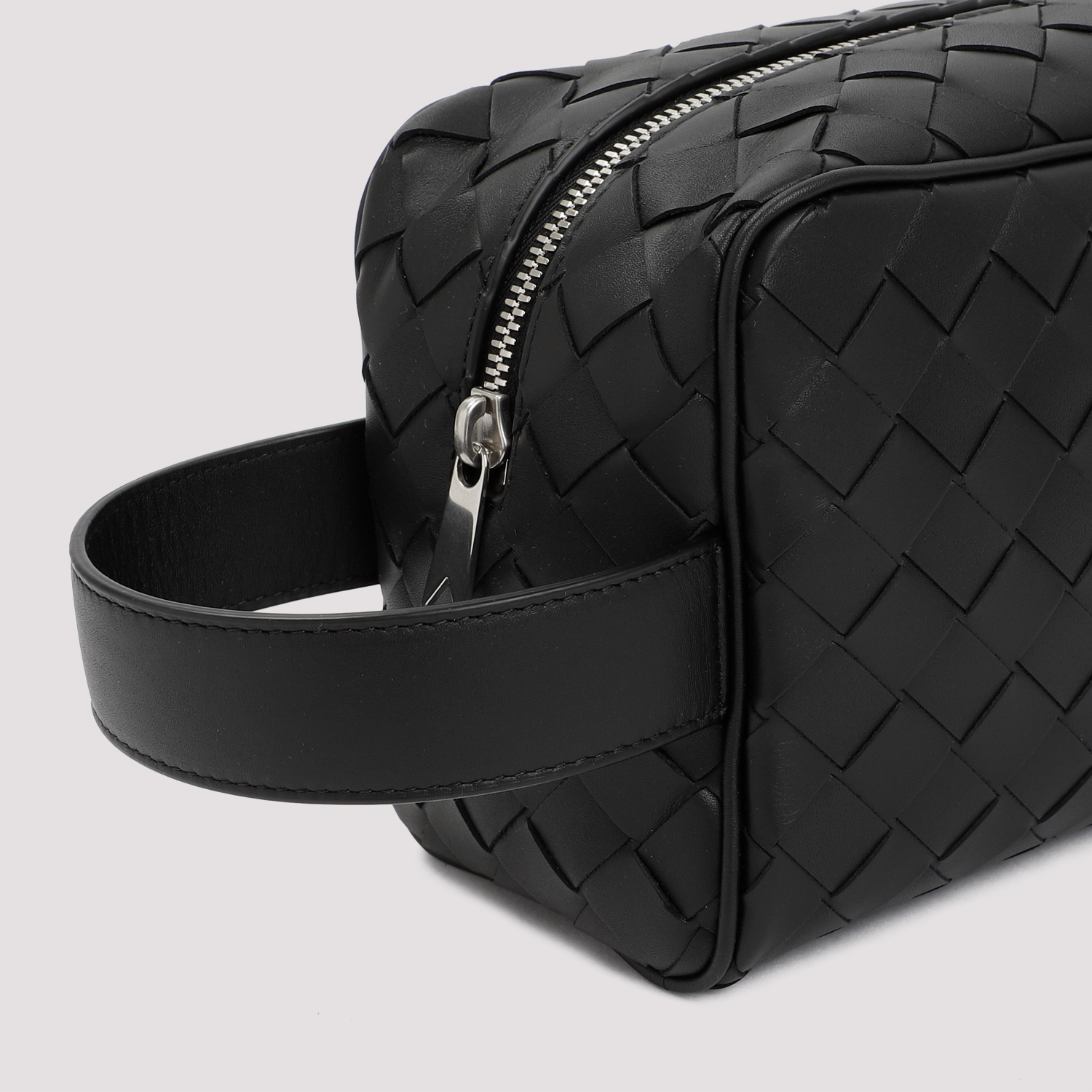 [Bottega Veneta] Pouch FW26 729295.VCPQ1