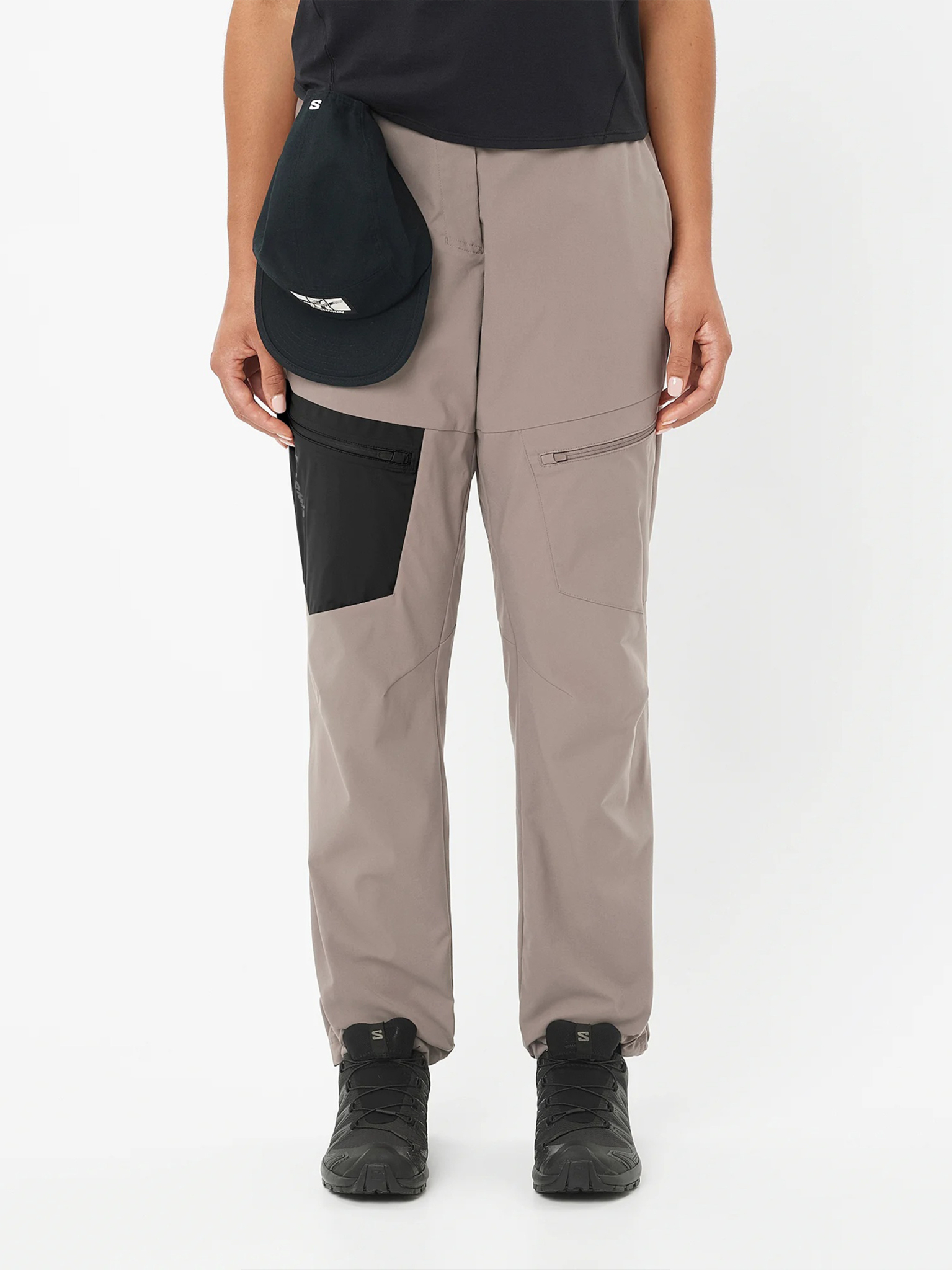 [SALOMON] Trousers SS26 LC2757500