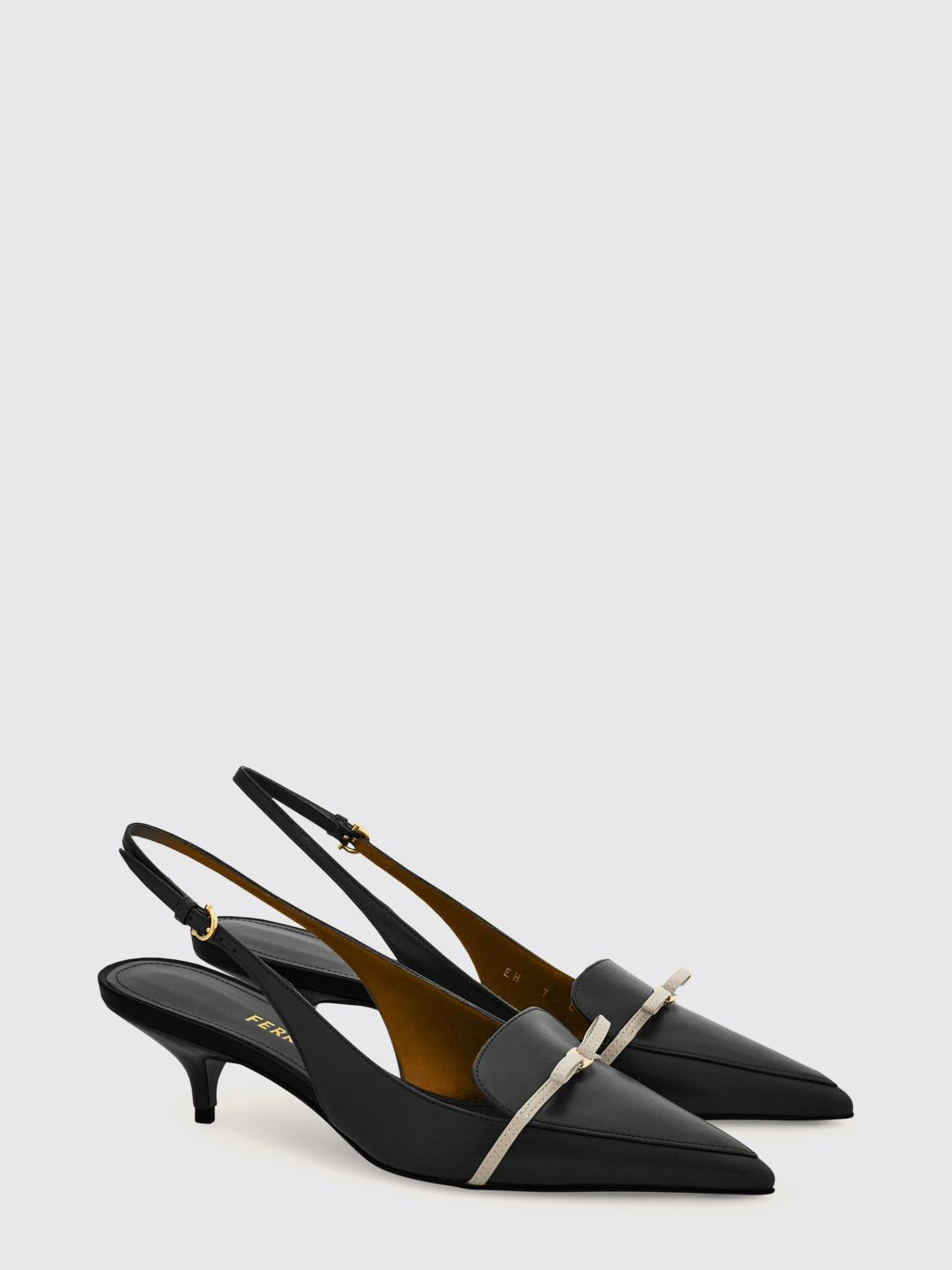 [Ferragamo] Pumps SS26 01K799 790581 001