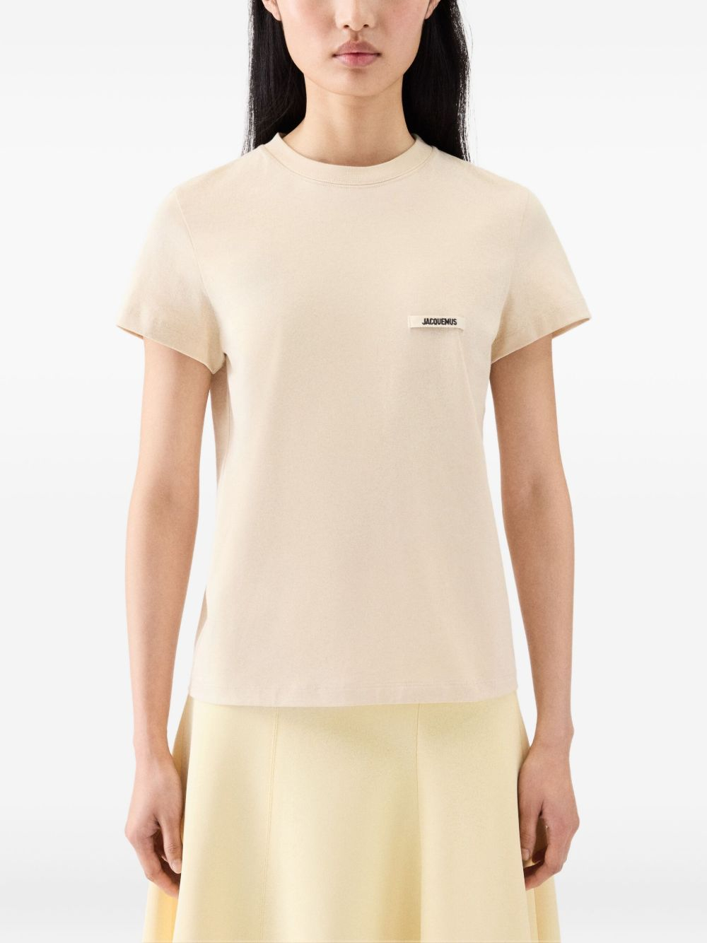 [JACQUEMUS] T-shirts Short Sleeve FW26 TSW00550AJ00029 131