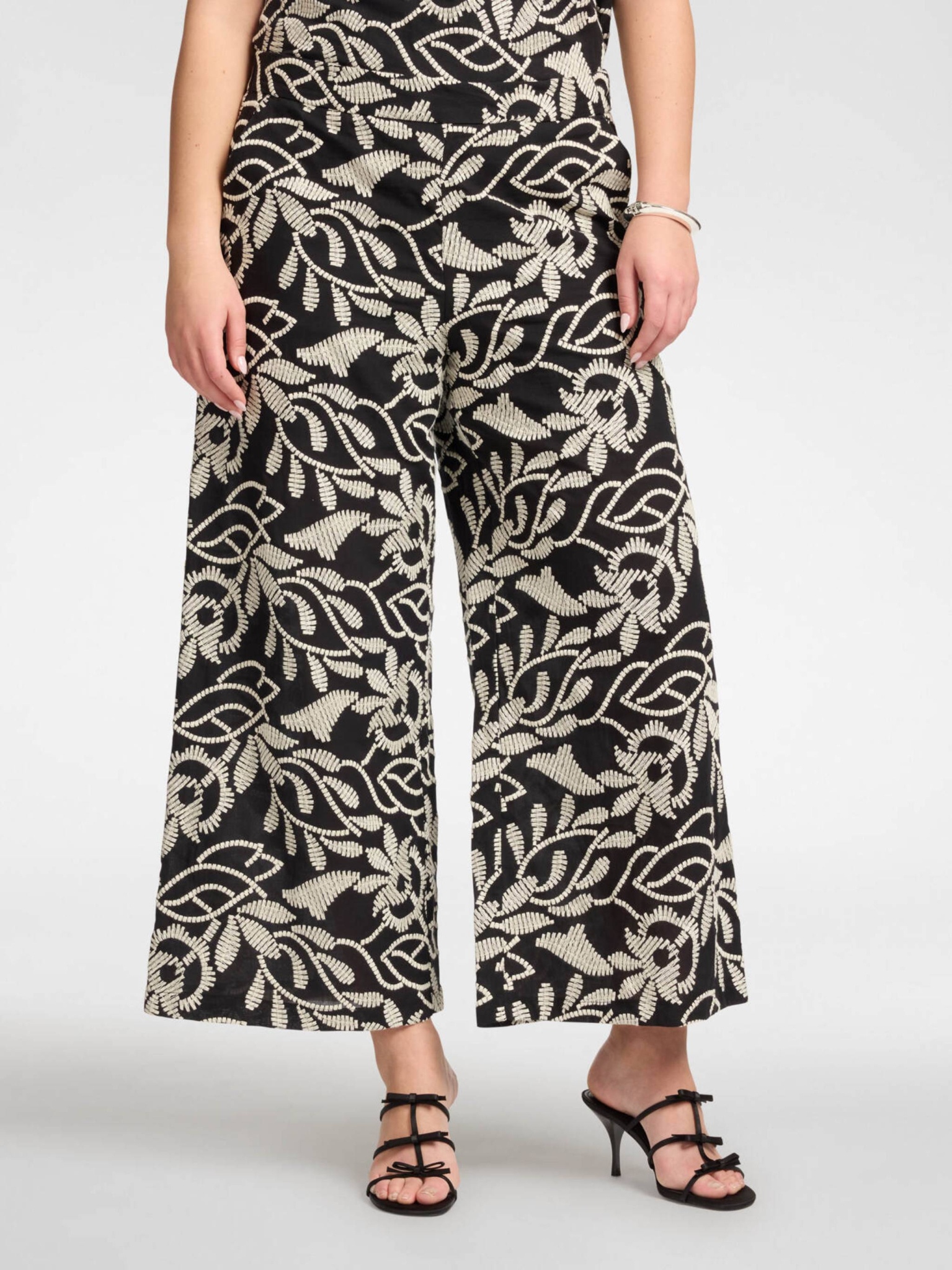 [ELENA MIRO`] Trousers SS26 P002P000488N
