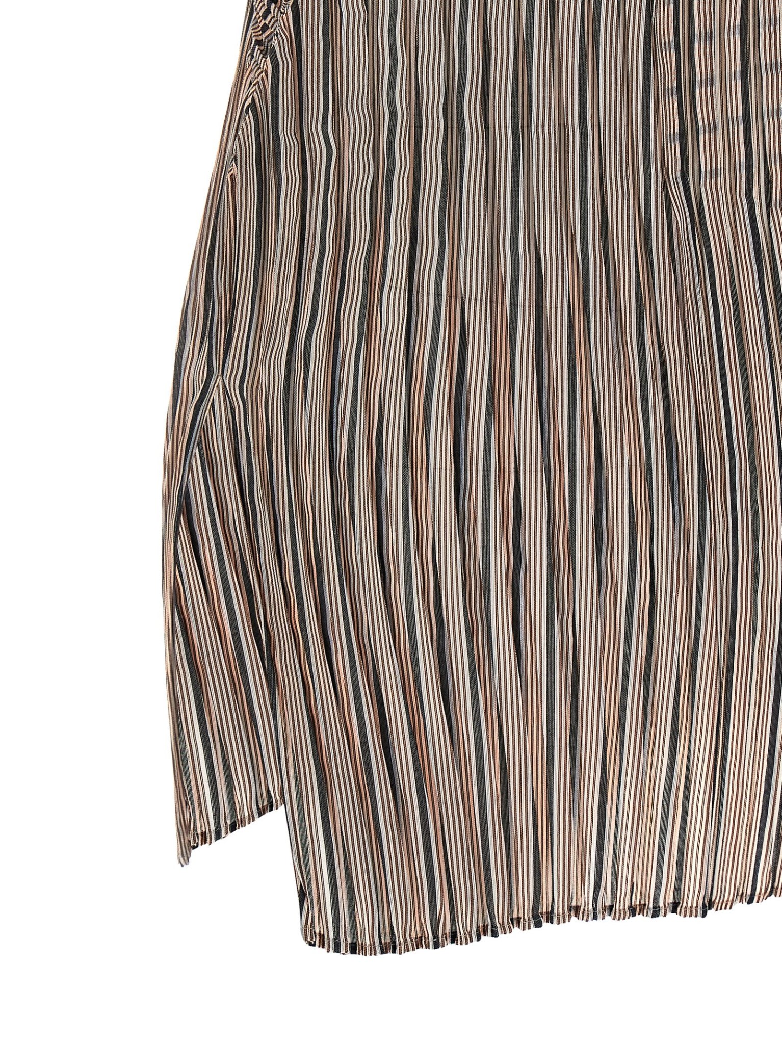 [Issey Miyake] Tank top FW25 IM58FJ13917